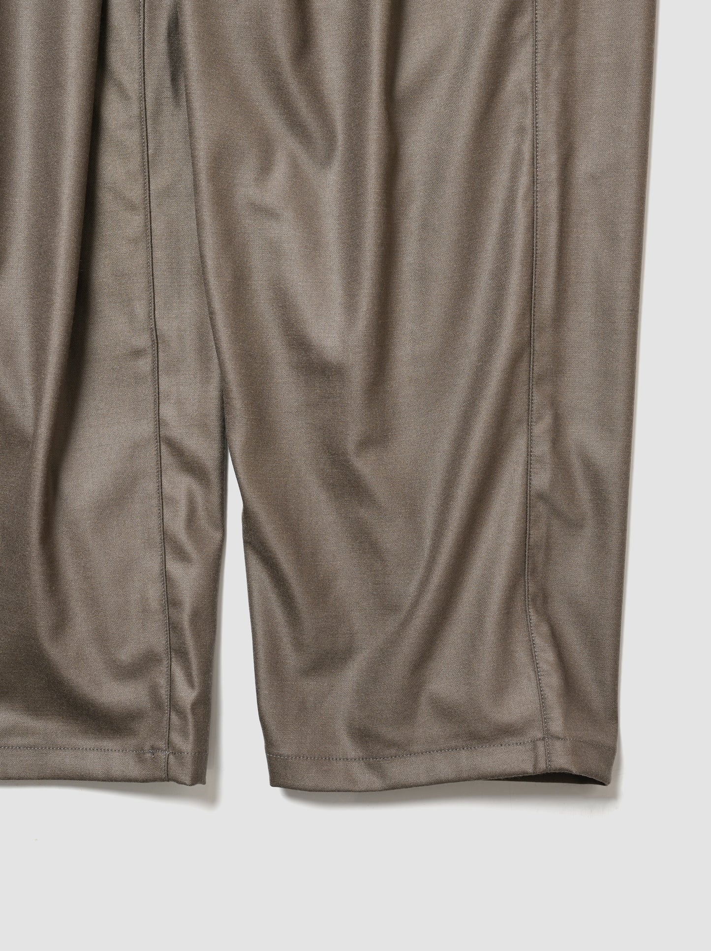 ANCELLM / WOOL SATIN BELT-LESS SLACKS -CHARCOAL