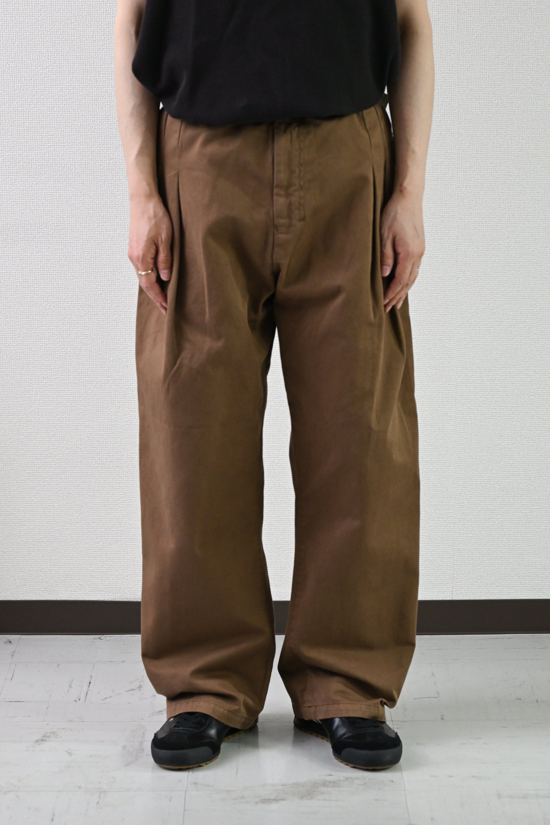 ANCELLM / CHINO SLACKS -BEIGE – and father