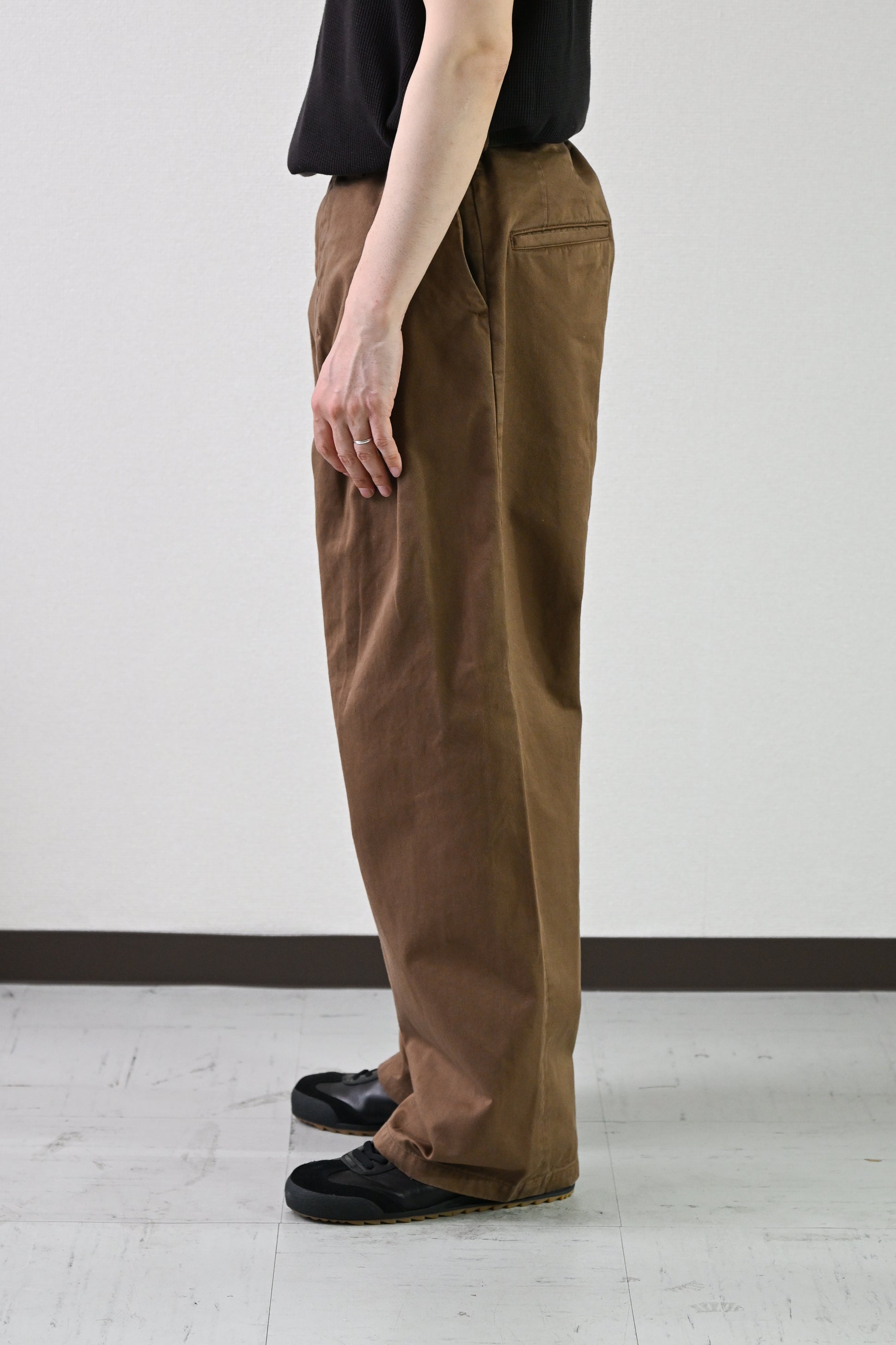 ANCELLM / CHINO SLACKS -BEIGE – and father