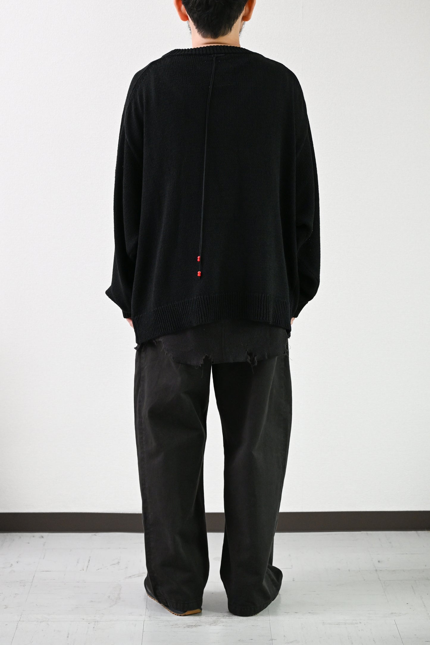 ANCELLM / UV NECK KNIT -BLACK