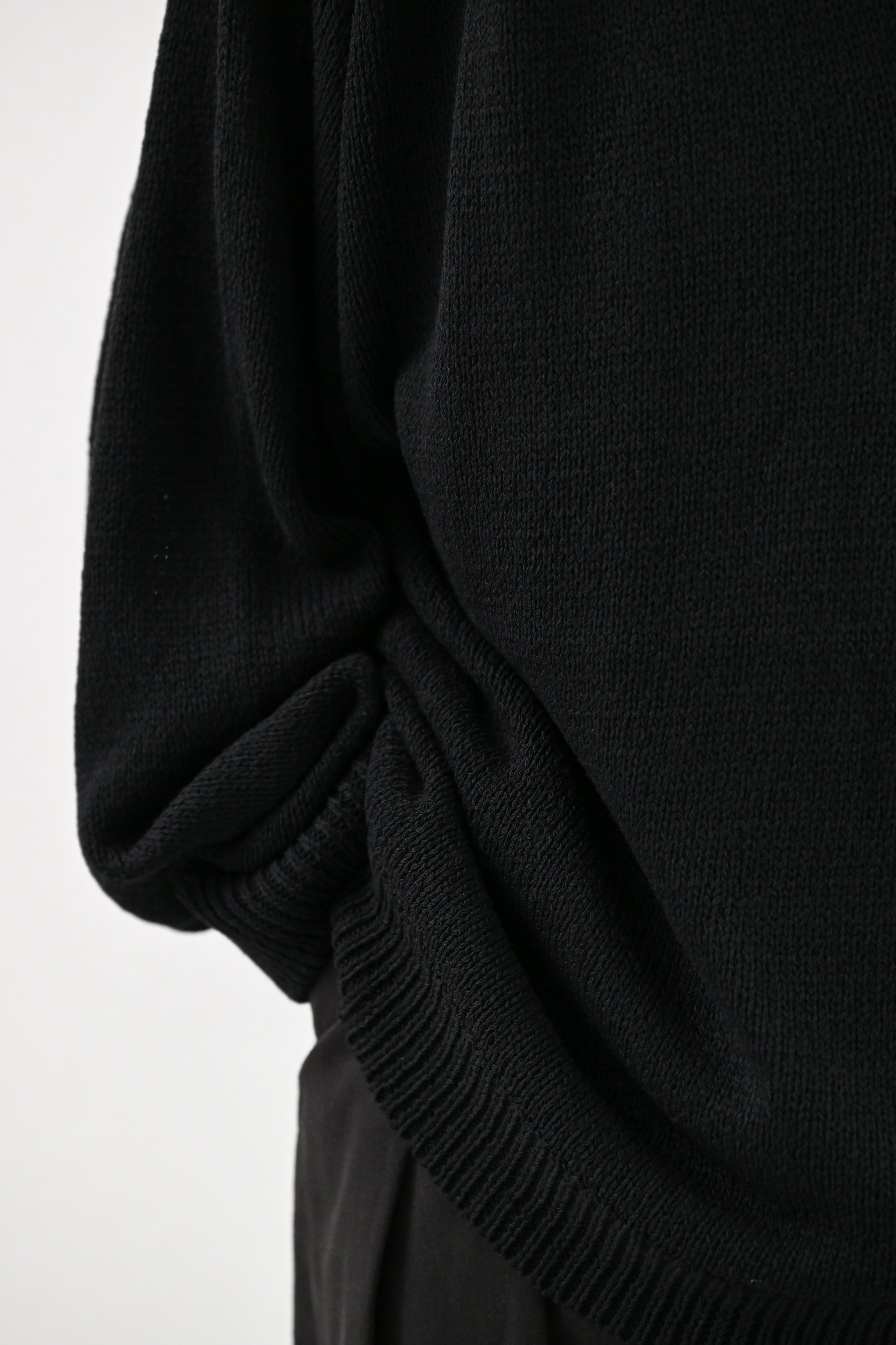 ANCELLM / UV NECK KNIT -BLACK – and father