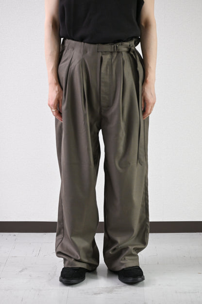 ANCELLM / WOOL SATIN BELT-LESS SLACKS -CHARCOAL