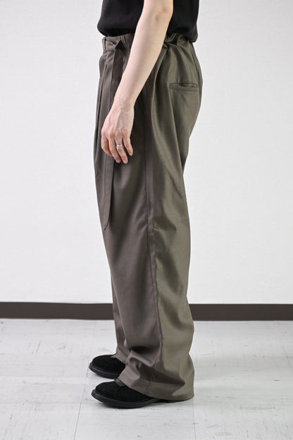 ANCELLM / WOOL SATIN BELT-LESS SLACKS -CHARCOAL