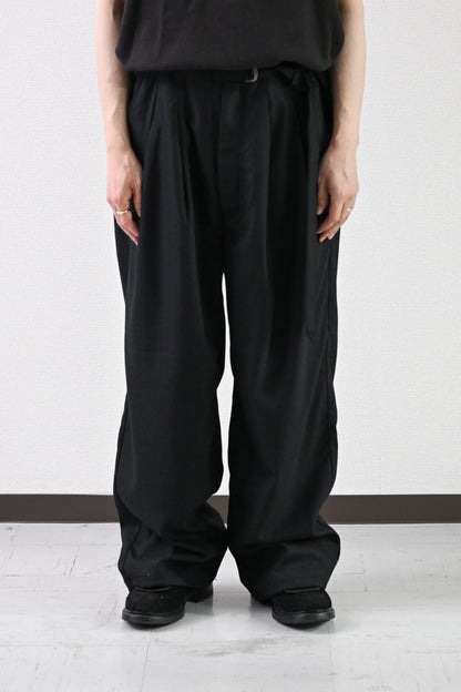ANCELLM / WOOL SATIN BELT-LESS SLACKS -BLACK