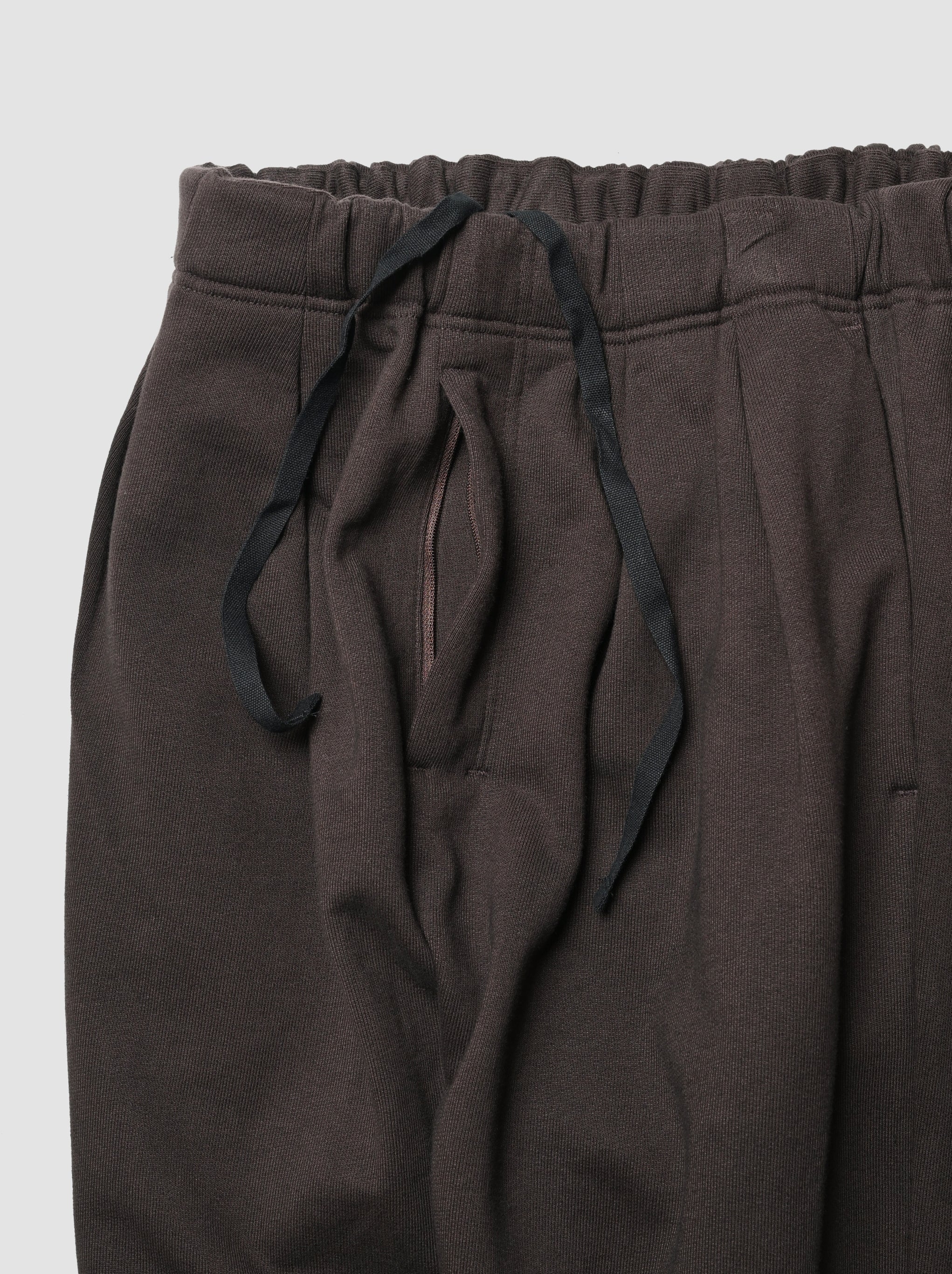ANCELLM / SWEAT SLACKS -BROWN – and father