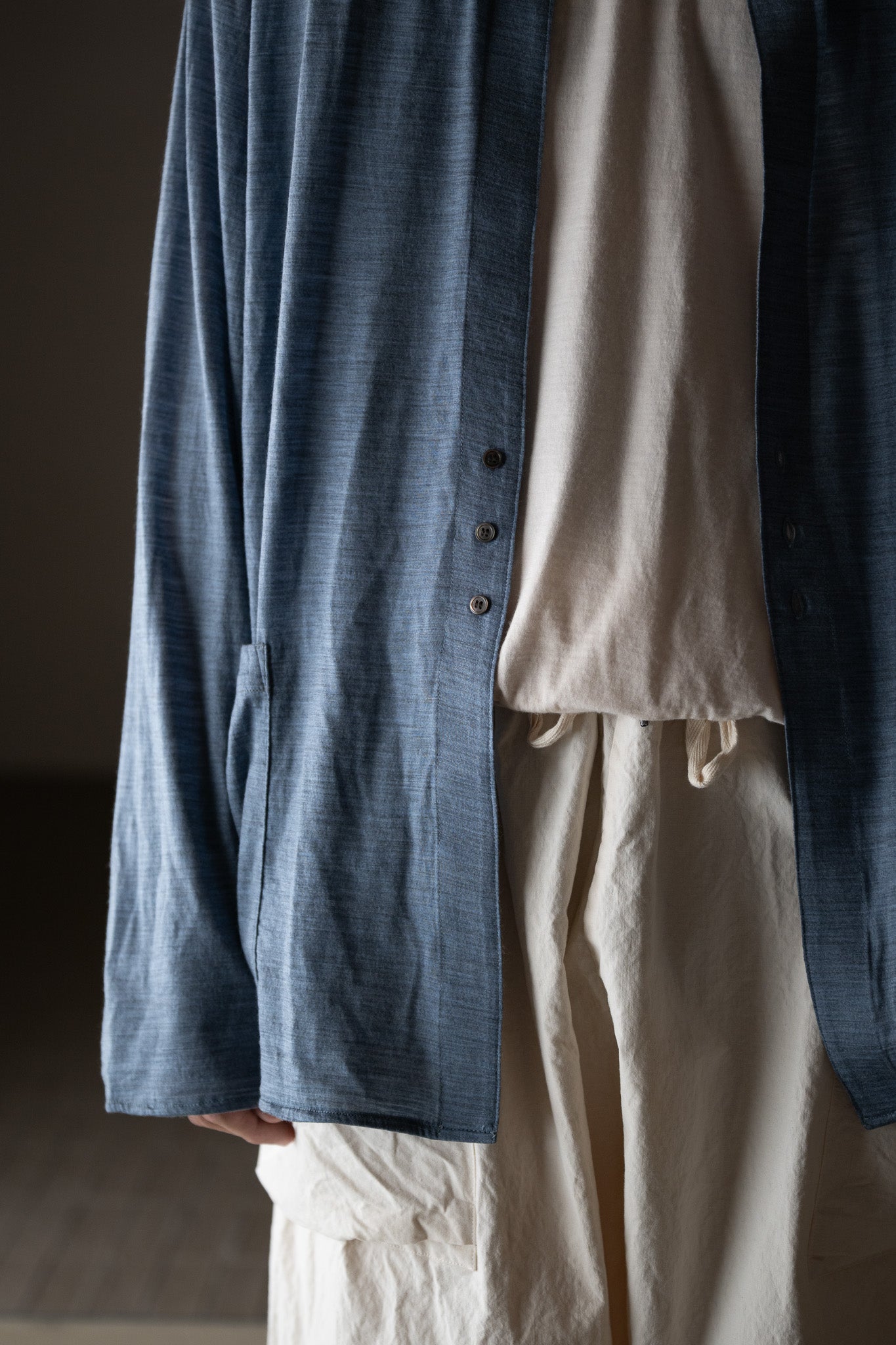 barbell object / 3b cardi -BLUE