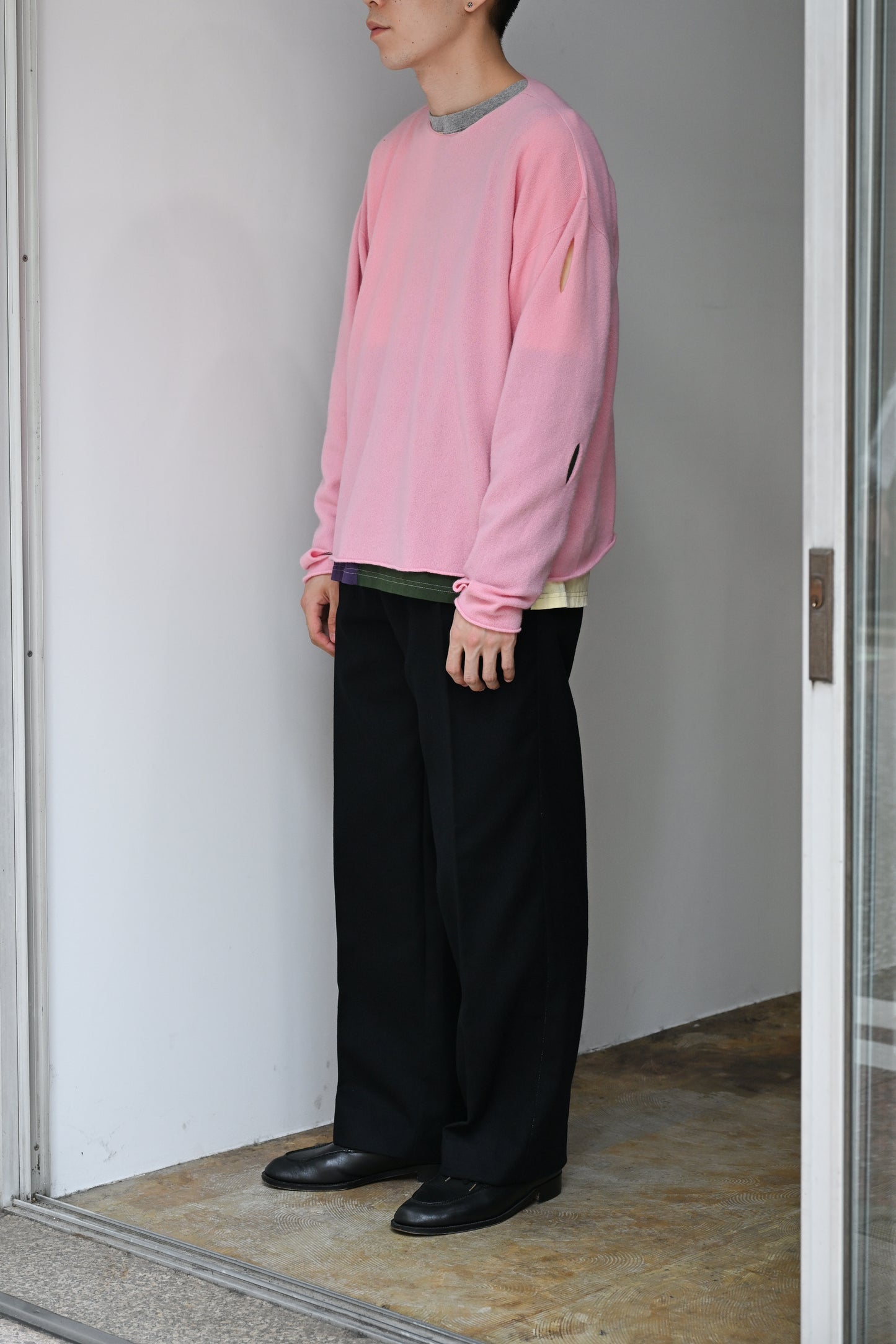 A MACHINE / Raw Edge Sweater in imitation of "Rudi Genreich-1966-Vinyl Mini Dress" -PINK