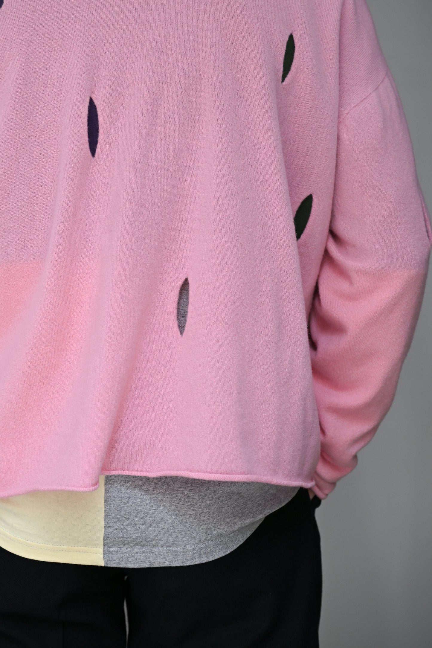 A MACHINE / Raw Edge Sweater in imitation of "Rudi Genreich-1966-Vinyl Mini Dress" -PINK