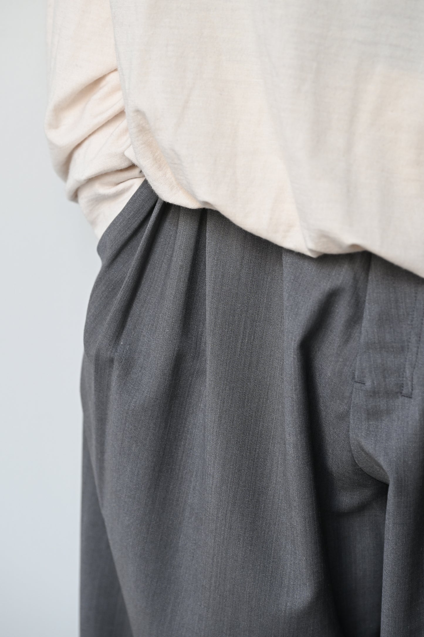 ANCELLM / BELTED WOOL SLACKS -GRAY