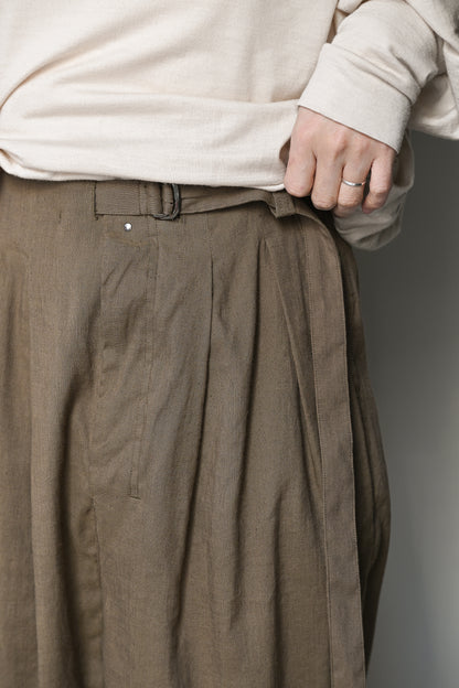 ANCELLM / LINEN POPLIN BELT-LESS SLACKS -BROWN