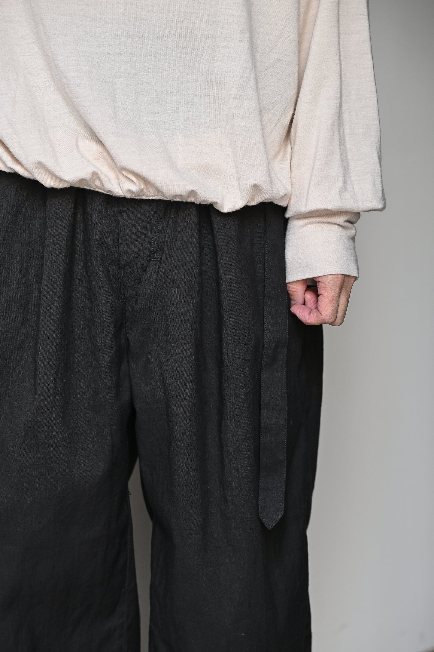 ANCELLM / LINEN POPLIN BELT-LESS SLACKS -BLACK
