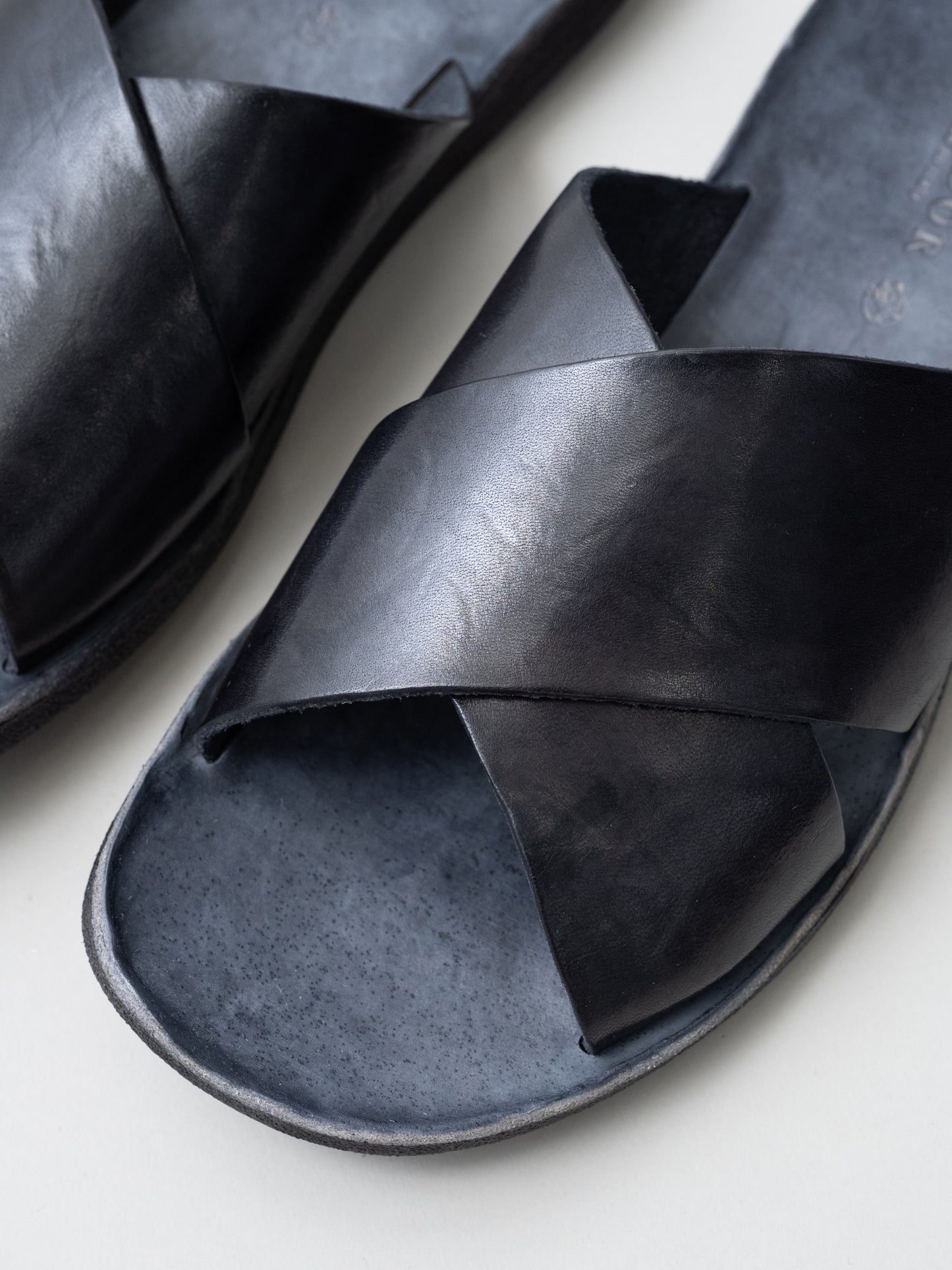 BRADOR / WALK SANDAL -NERO
