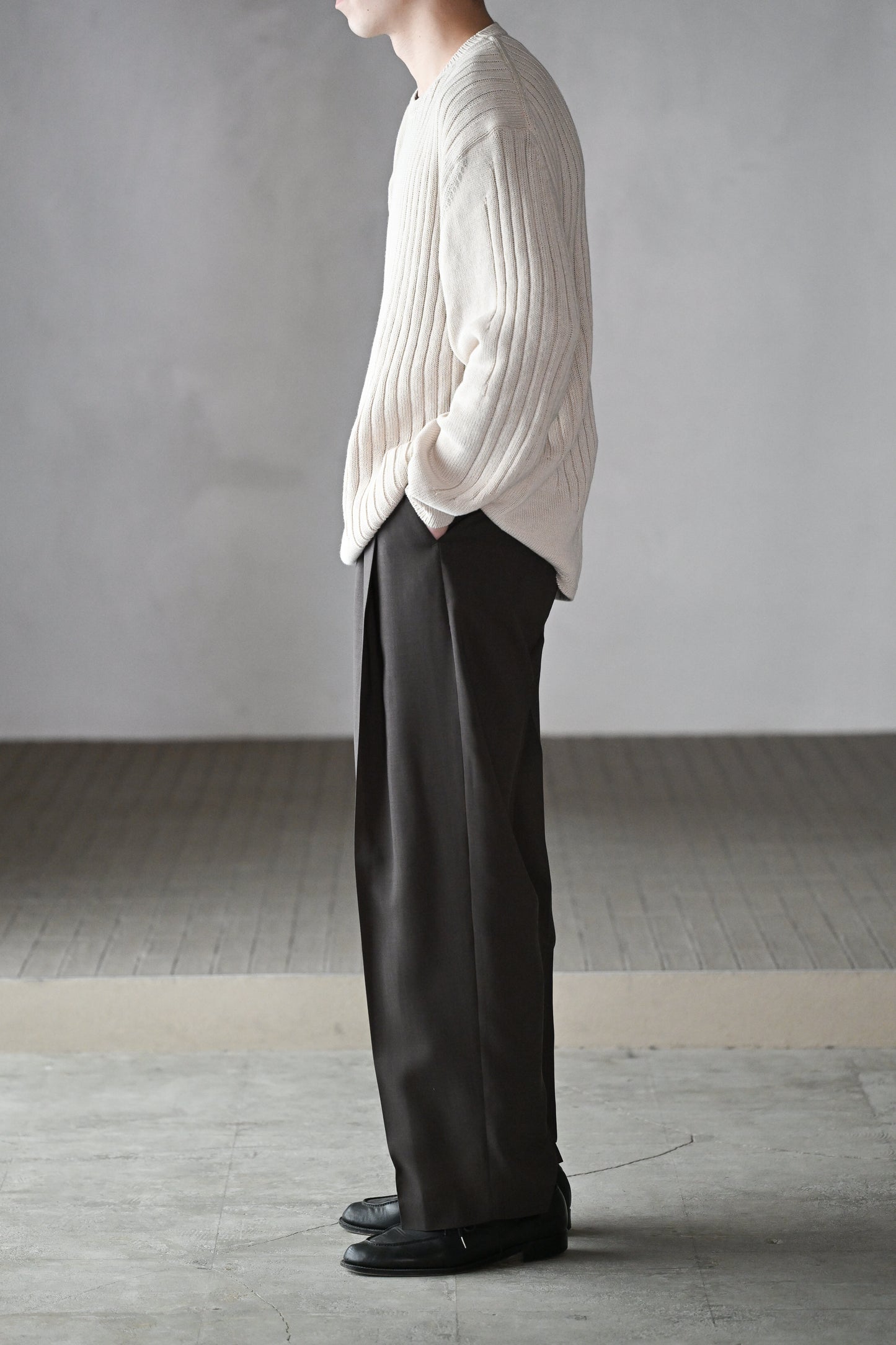 BISOWN / Suoer120's WO PLEATS TUCK SLACKS / MENS -BROWN