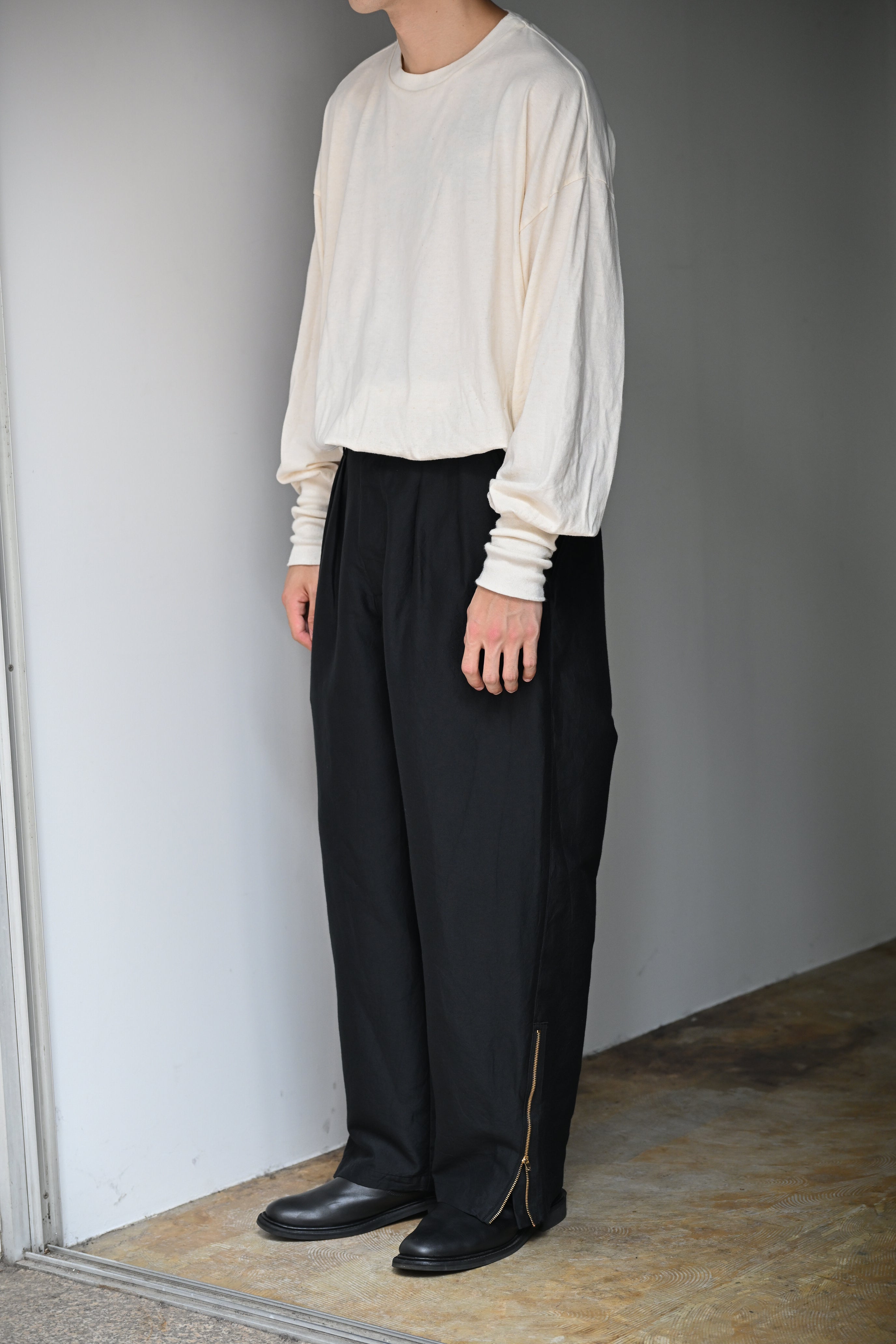 barbell object / zipper pt -BLACK – and father