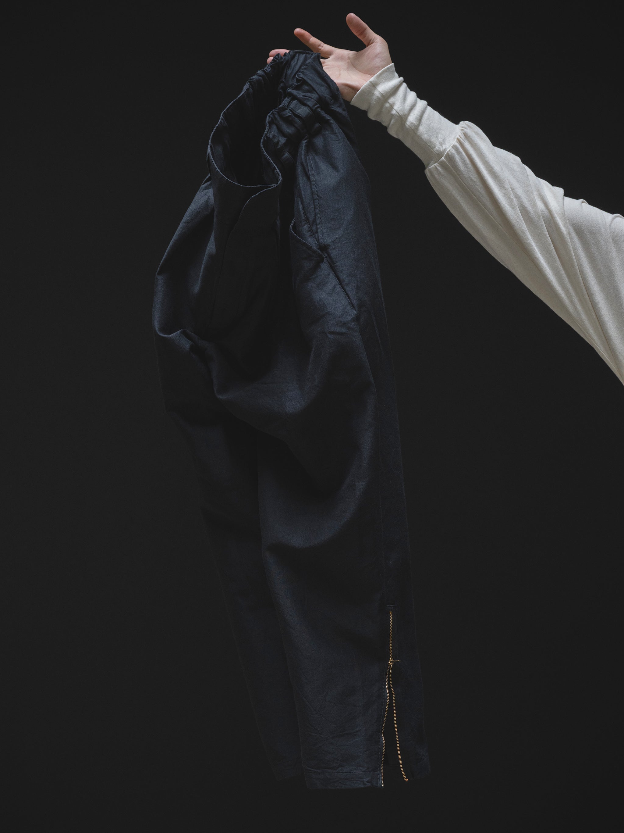 barbell object / zipper pt -BLACK – and father