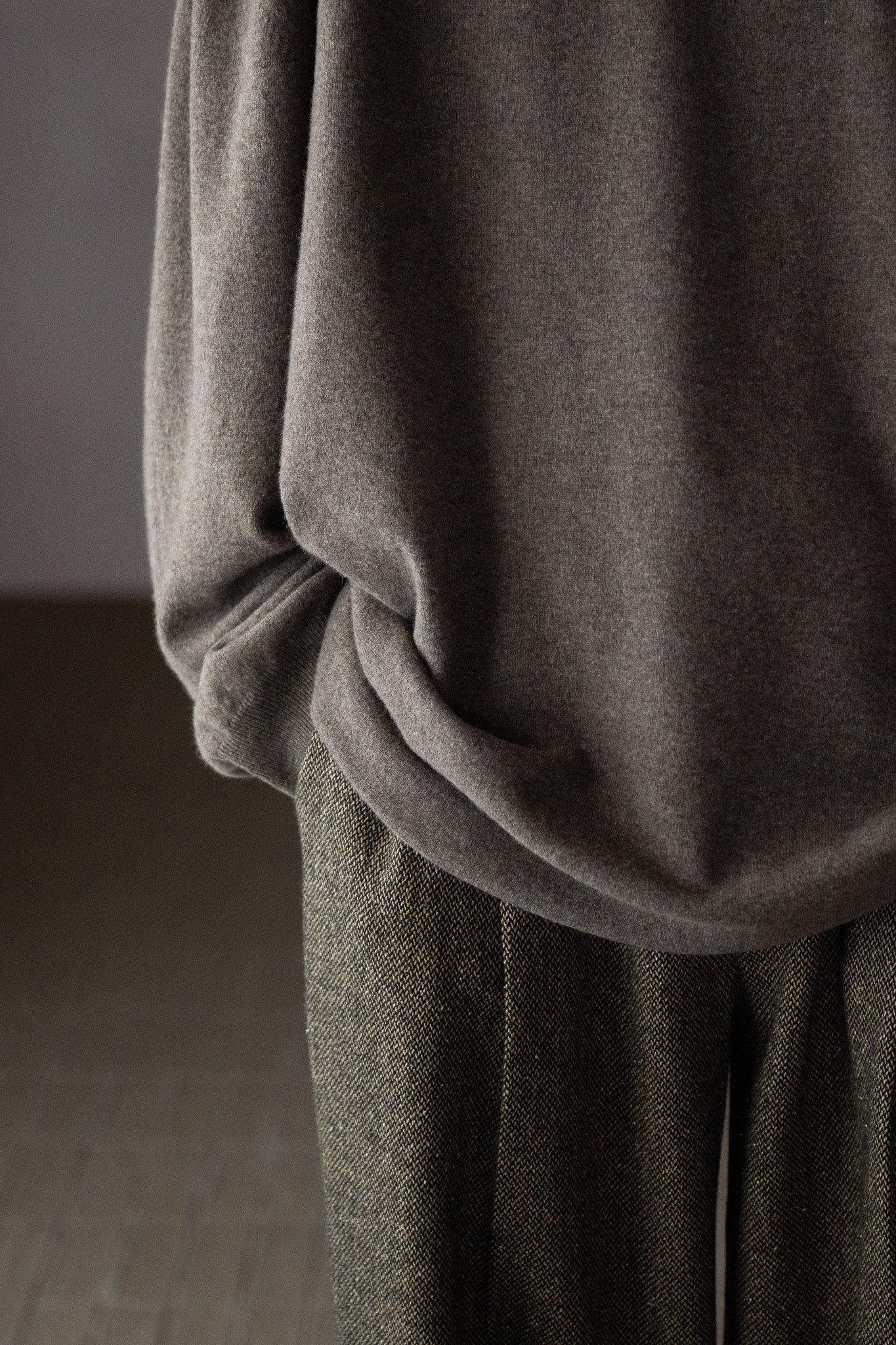 Cristaseya / ROUND NECK FLANNEL OVERSIZED SWEATER -BROWN