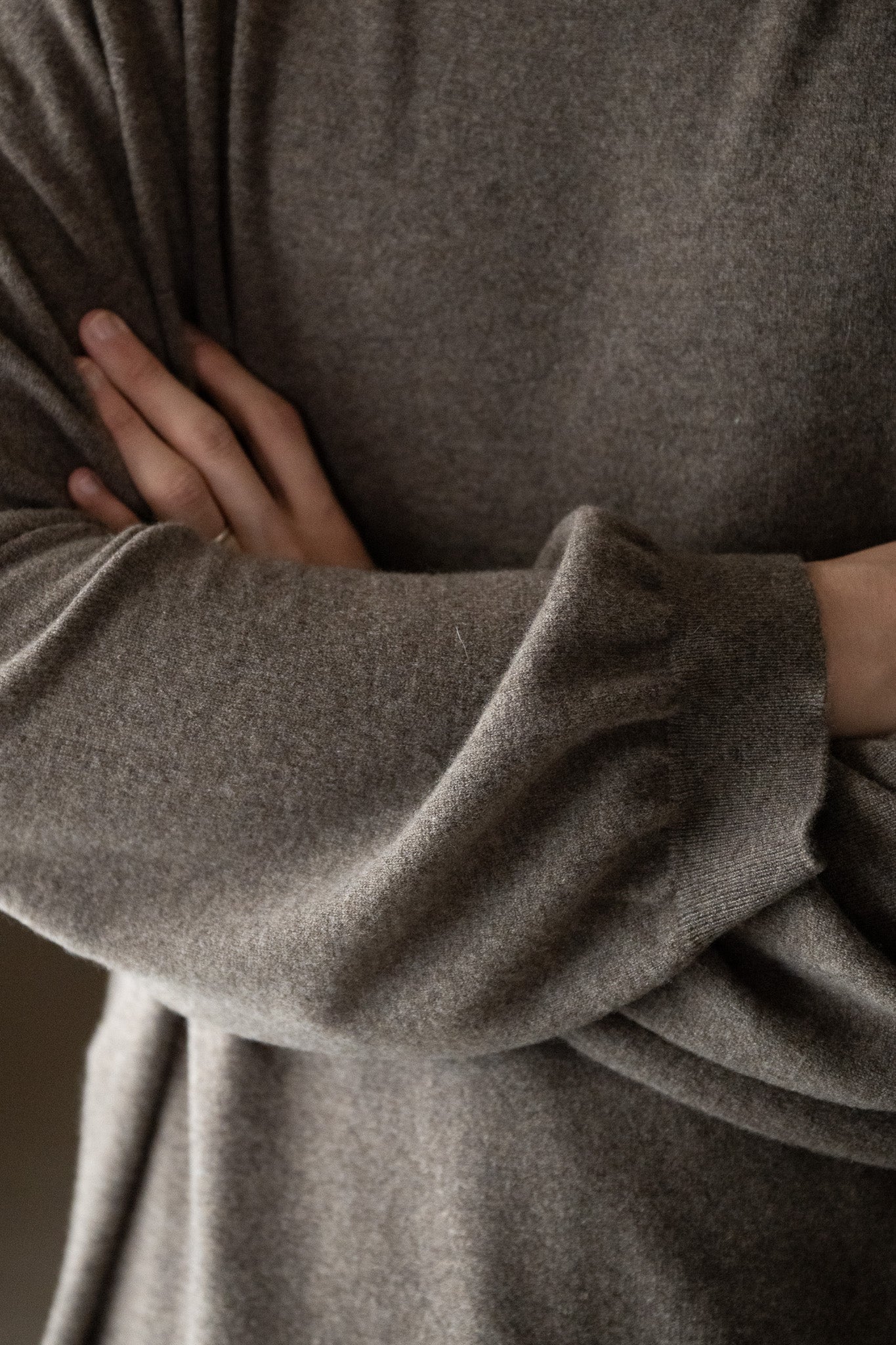Cristaseya / ROUND NECK FLANNEL OVERSIZED SWEATER -BROWN