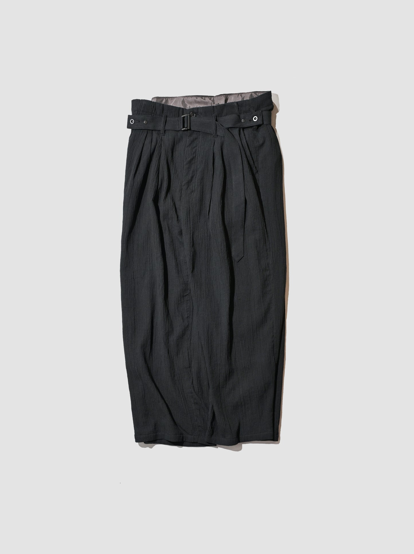 ANCELLM / BELTED CREPE TUCK SLACKS -BLACK