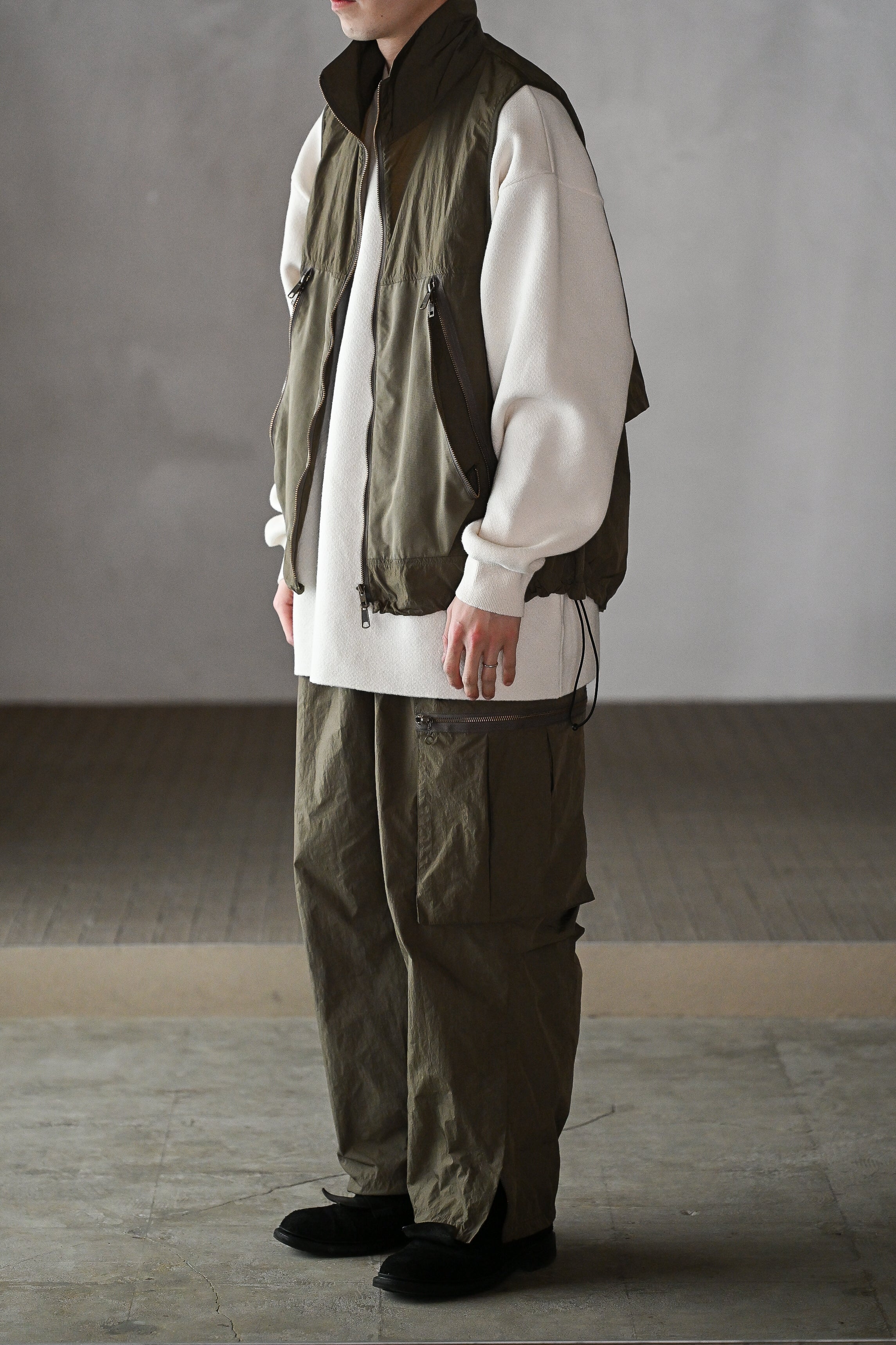 barbell object / un vest -KHAKI – and father