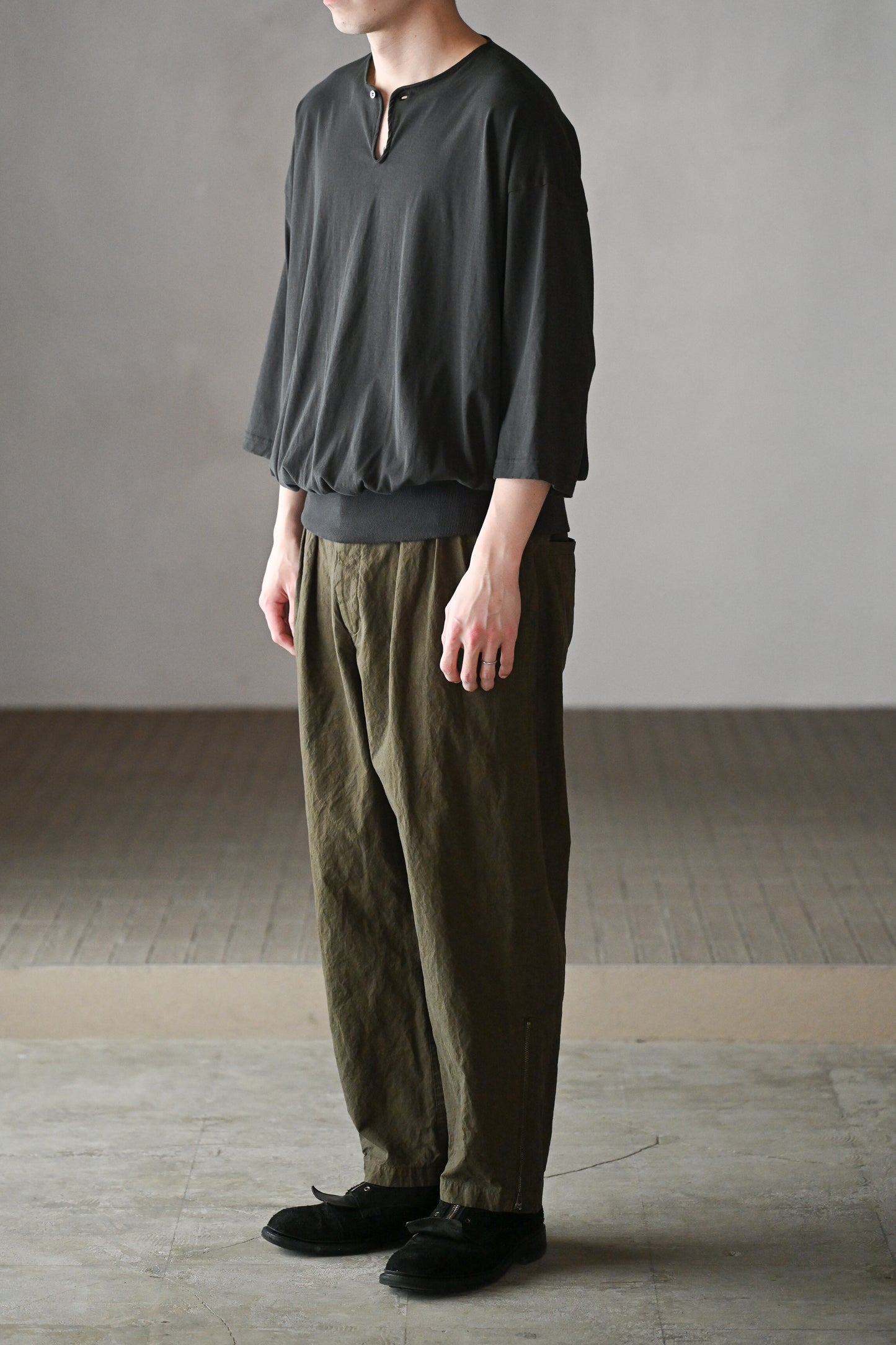 barbell object / zipper pt -KHAKI