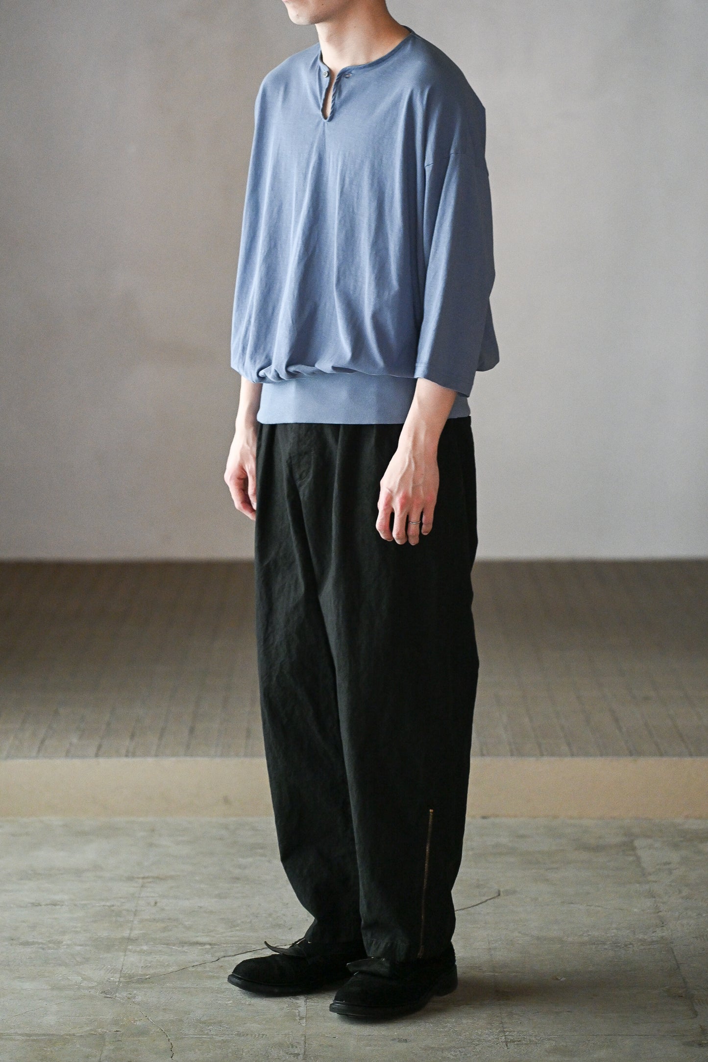 barbell object / hh top -ASH