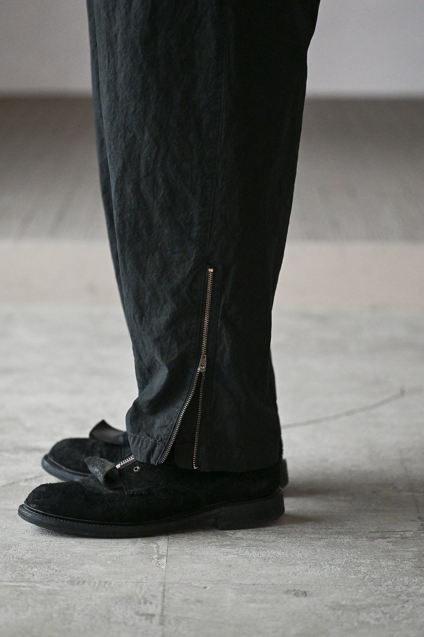 barbell object / zipper pt -BLACK