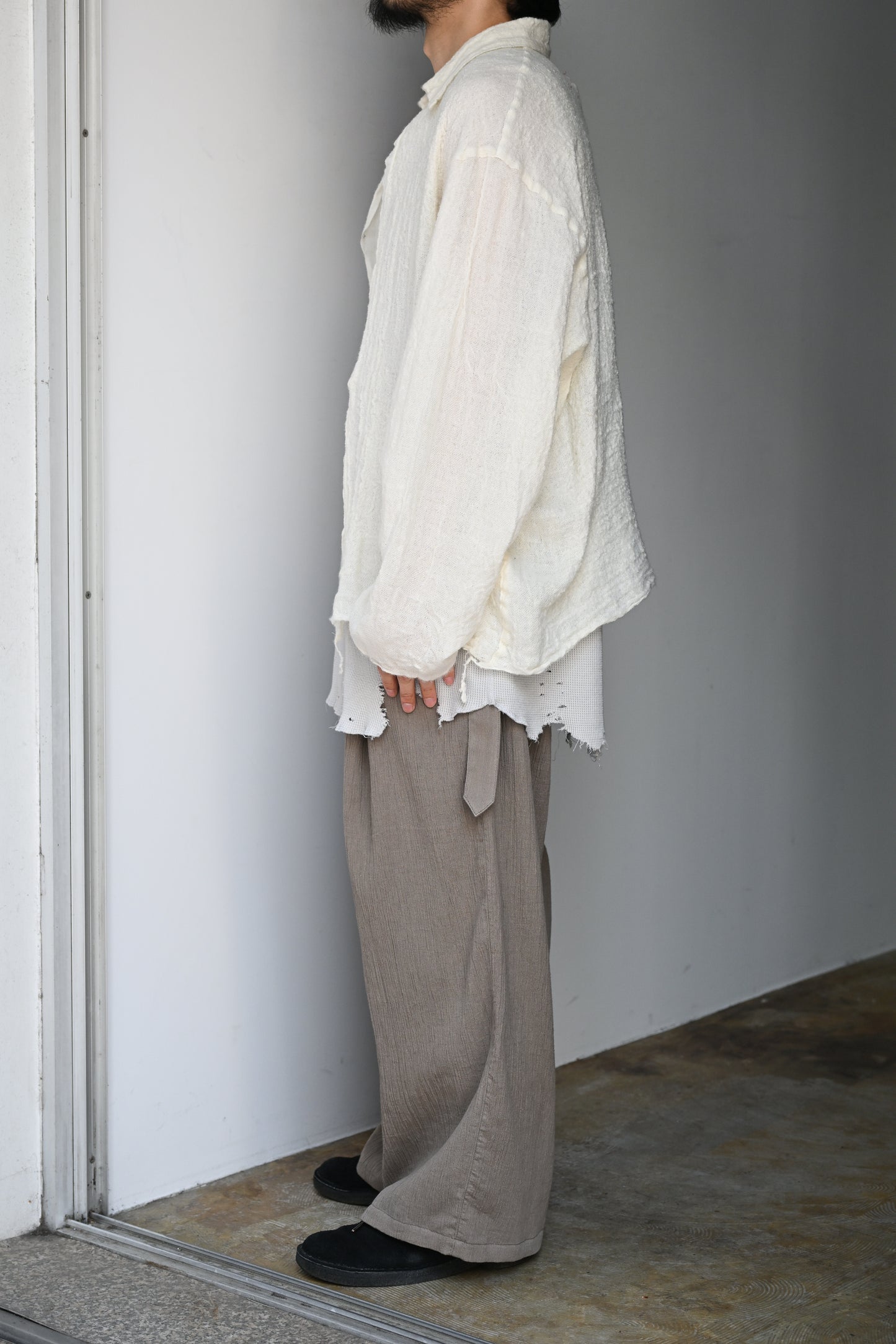 ANCELLM / BELTED CREPE TUCK SLACKS -GREIGE