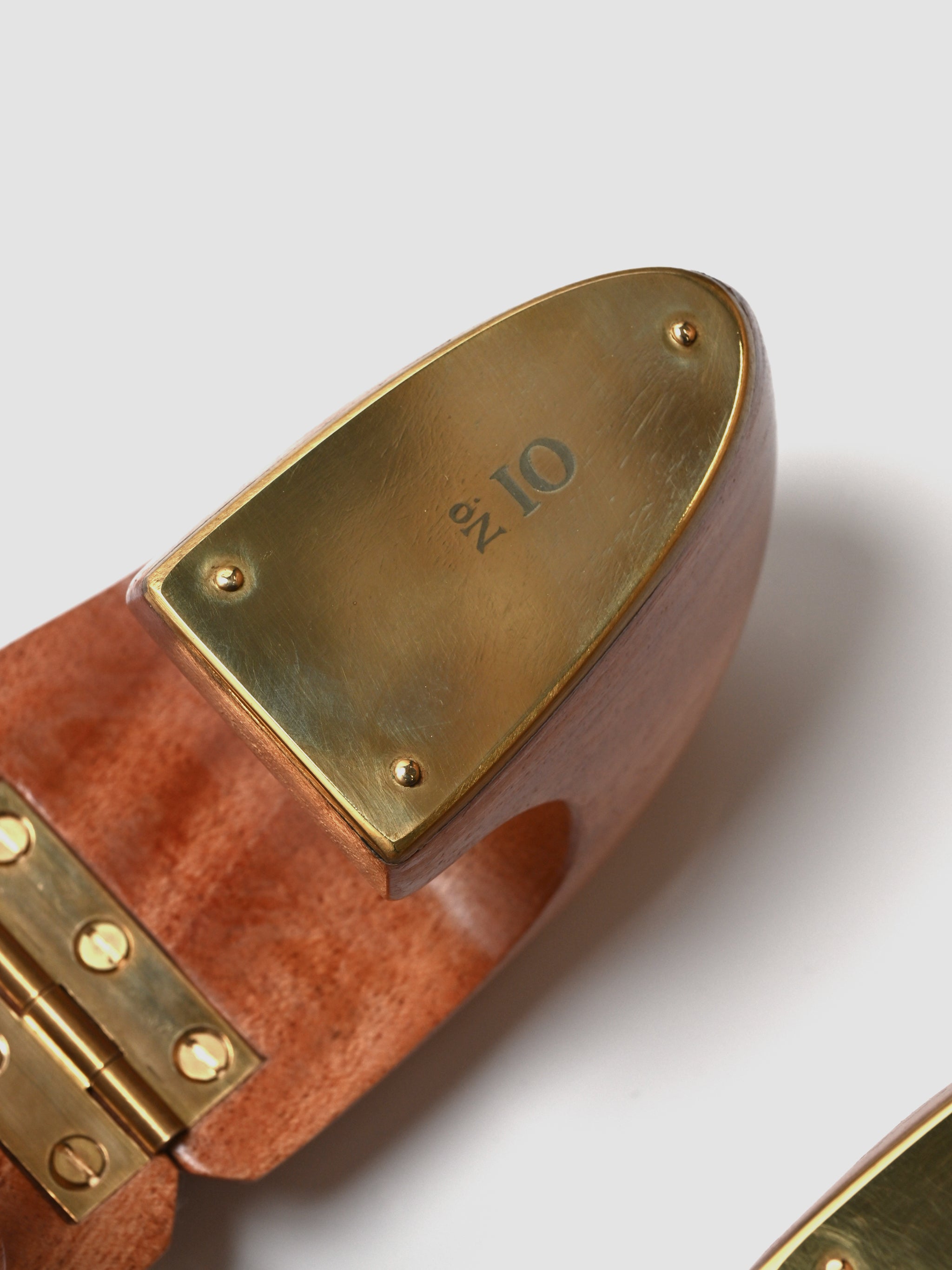 forme / fst-1 SHOE TREES No.10 – and father