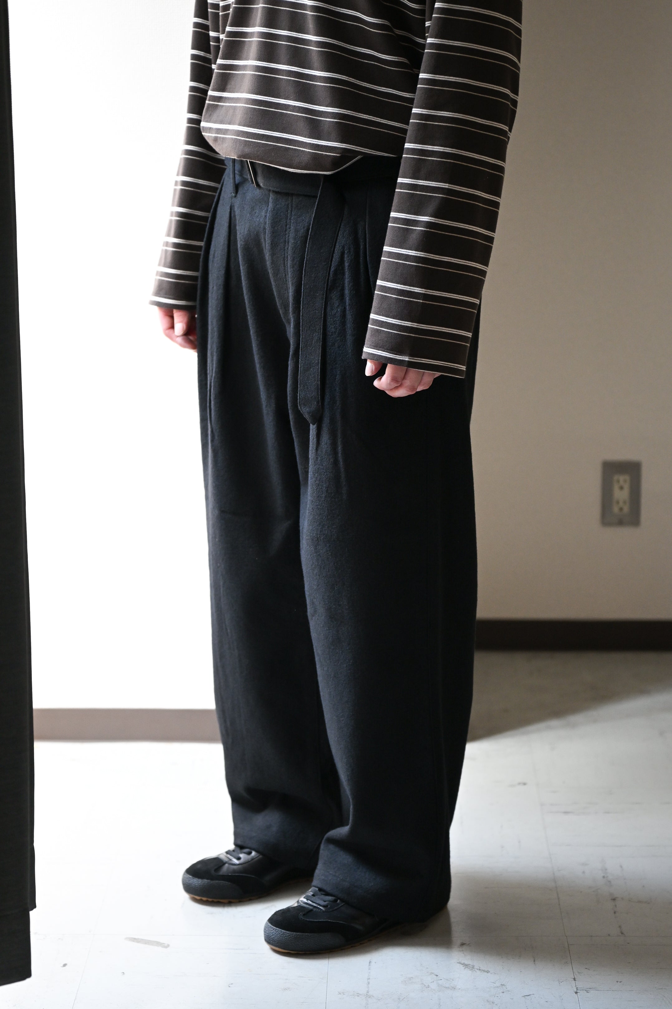 ANCELLM / WOOL BELTED WIDE SLACKS -BLACK