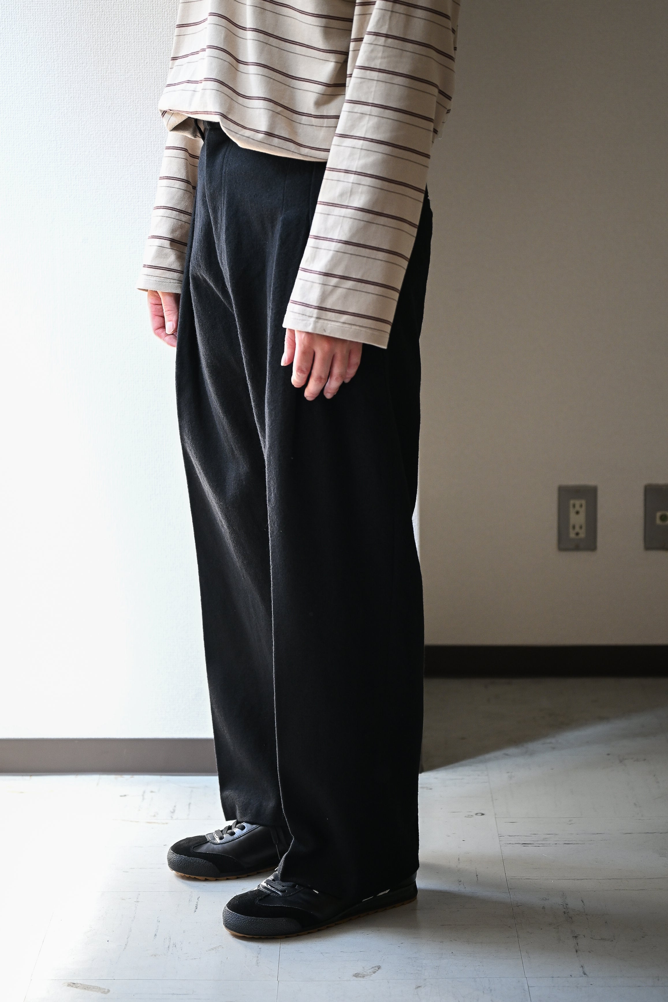 ANCELLM / WOOL SLACKS -BLACK