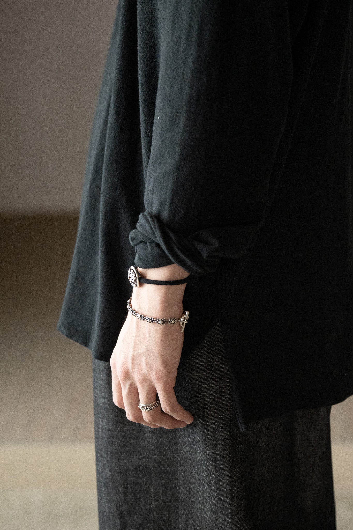 barbell object / v top -BLACK
