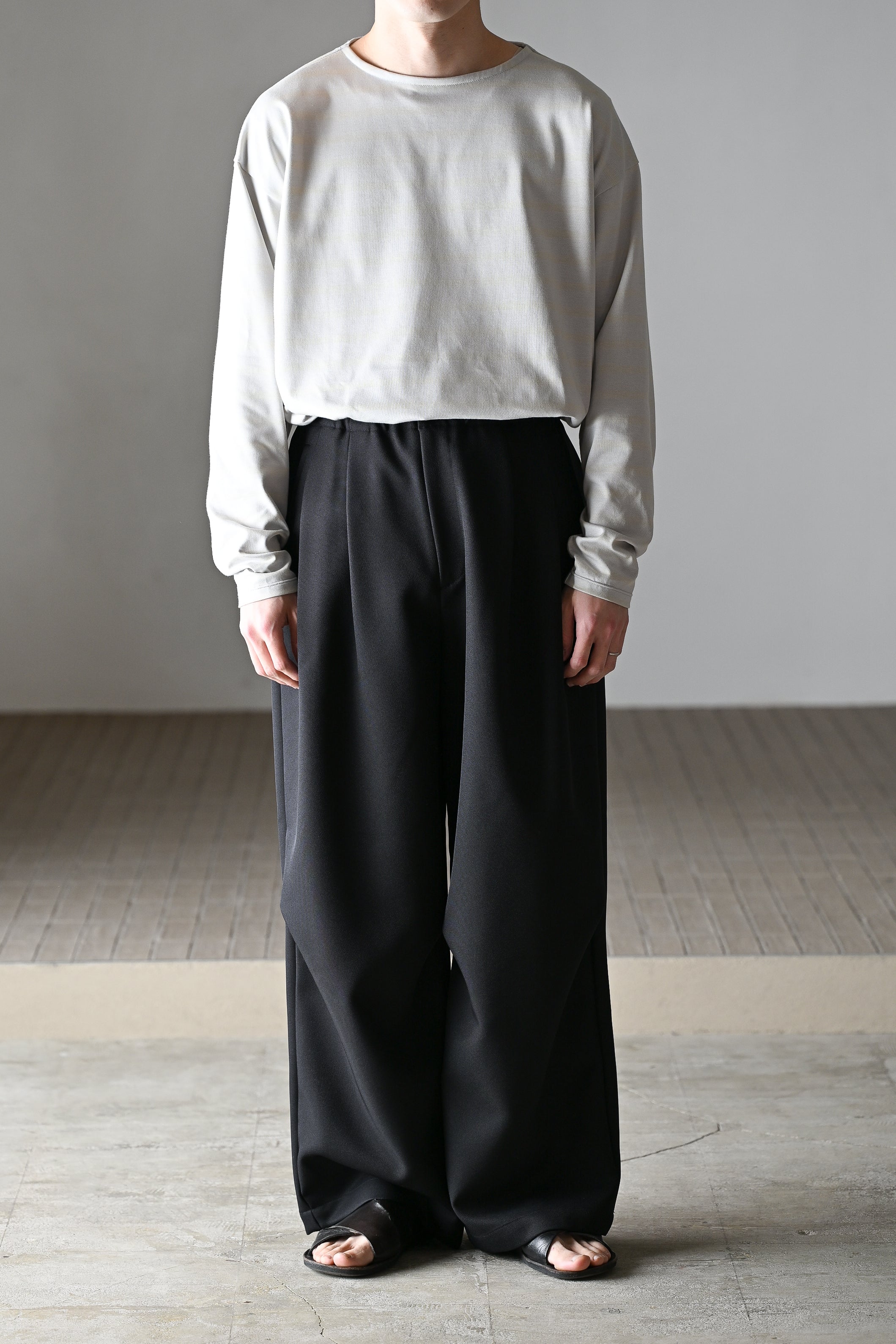 Antwort / DRAPE TUCK PANTS -BLACK