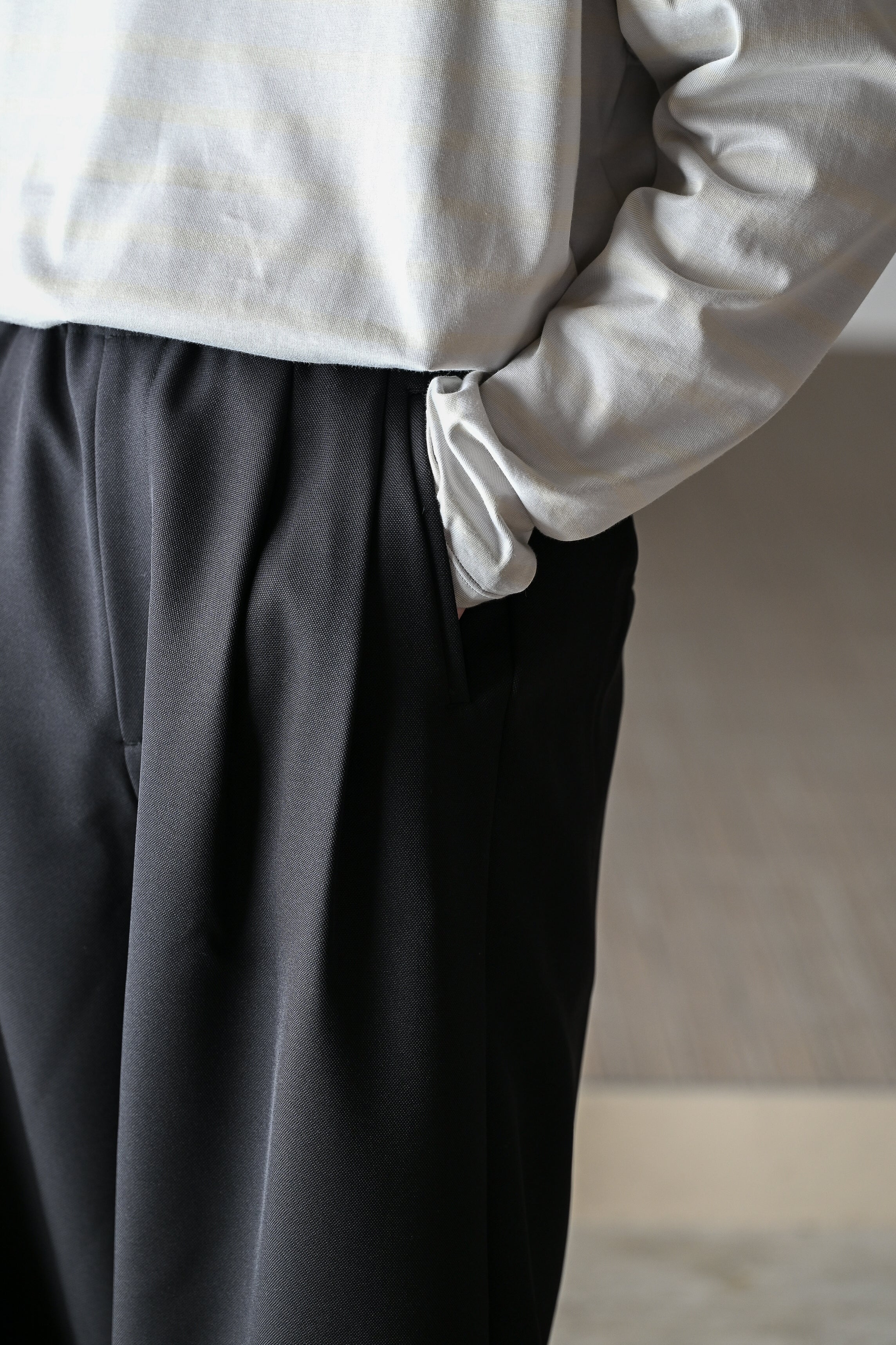 Antwort / DRAPE TUCK PANTS -BLACK