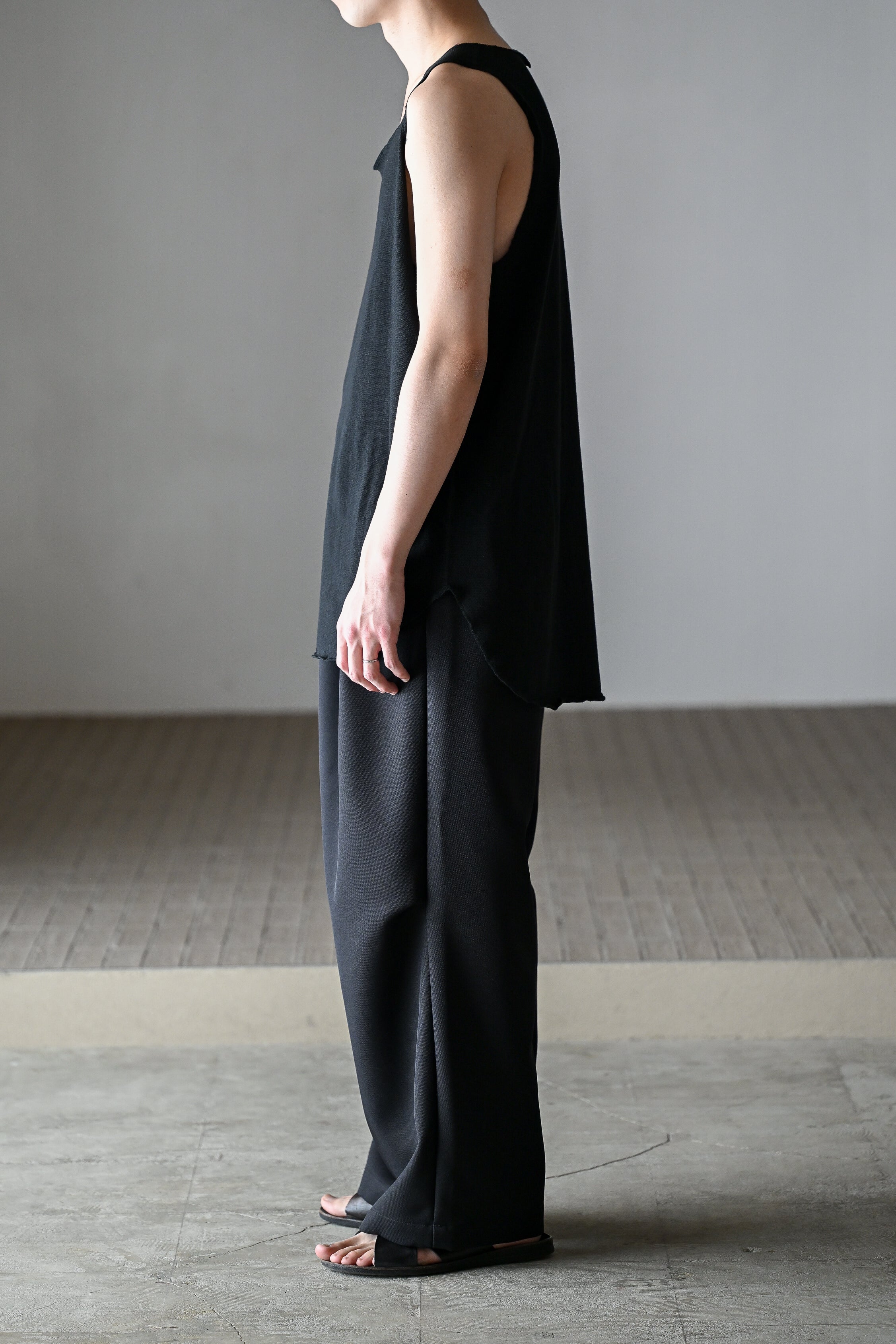 barbell object / liner top -BLACK – and father