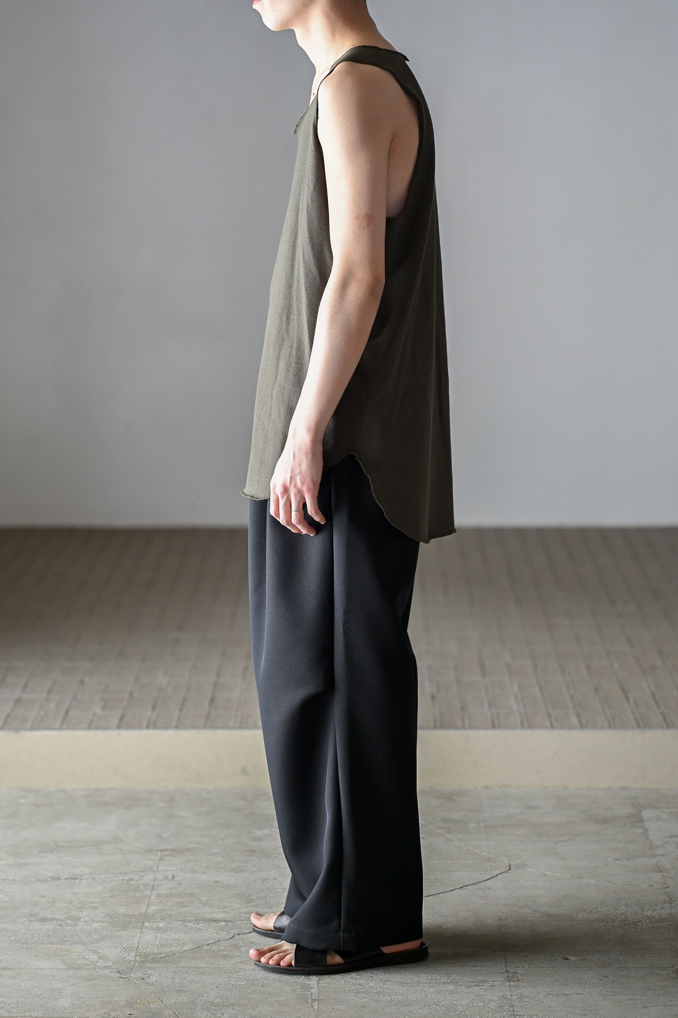 barbell object / liner top -KHAKI – and father