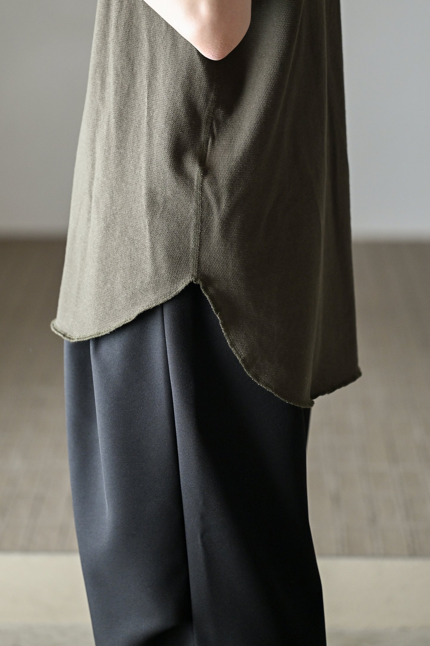 barbell object / liner top -KHAKI