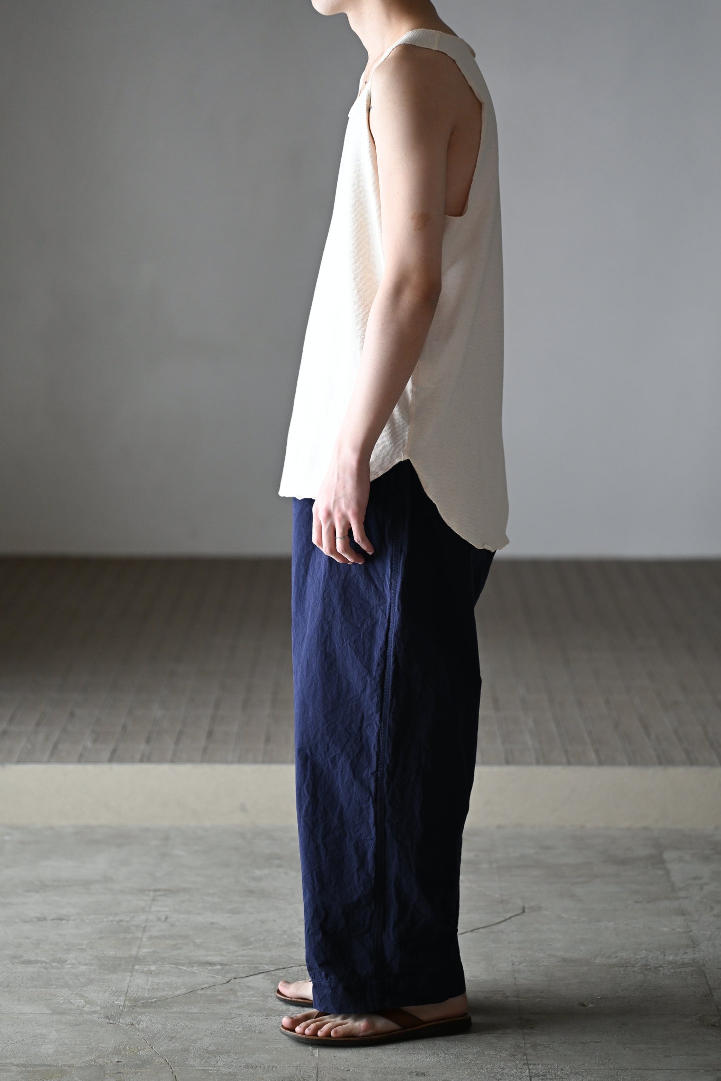 barbell object / liner top -ECRU