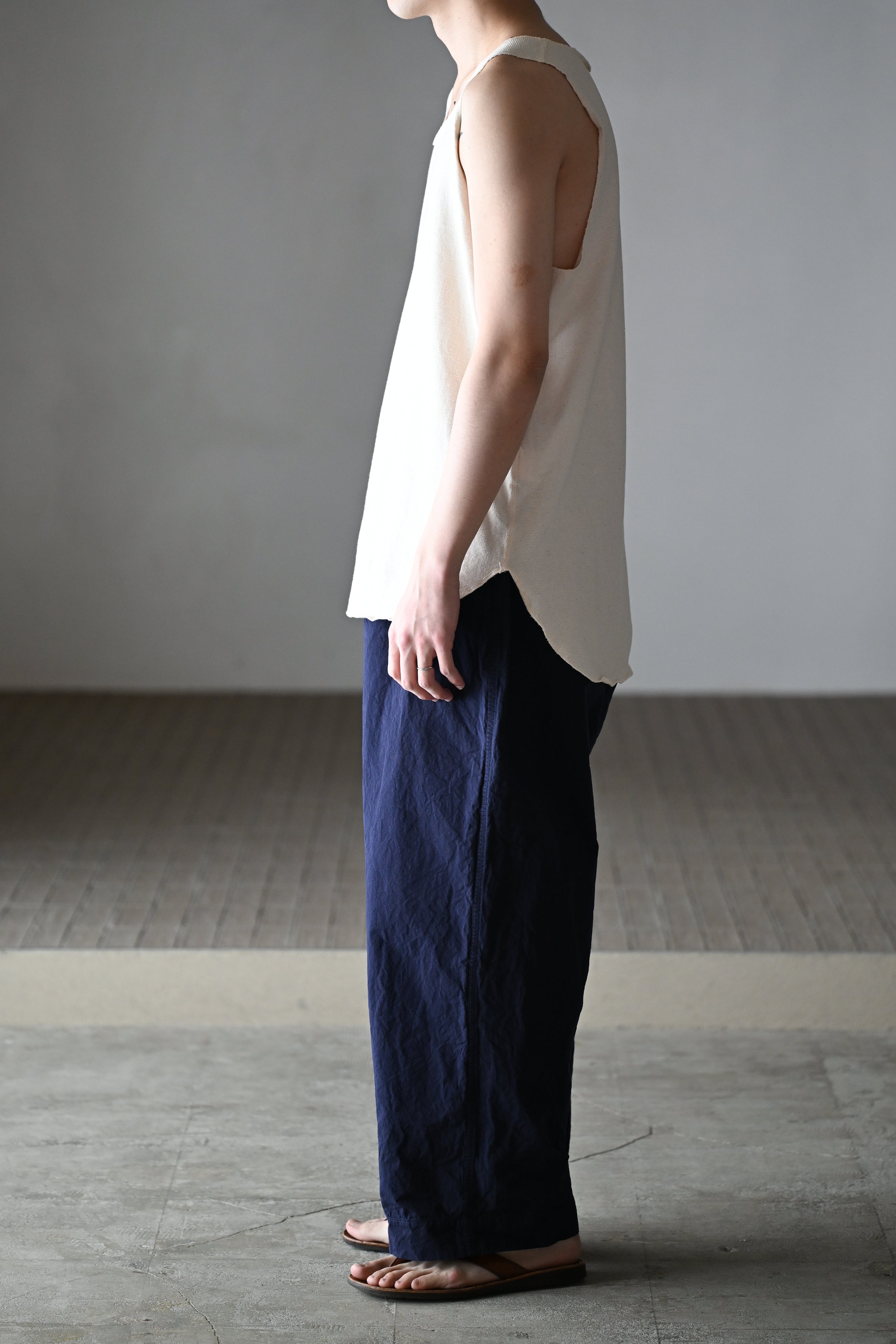 barbell object / liner top -ECRU