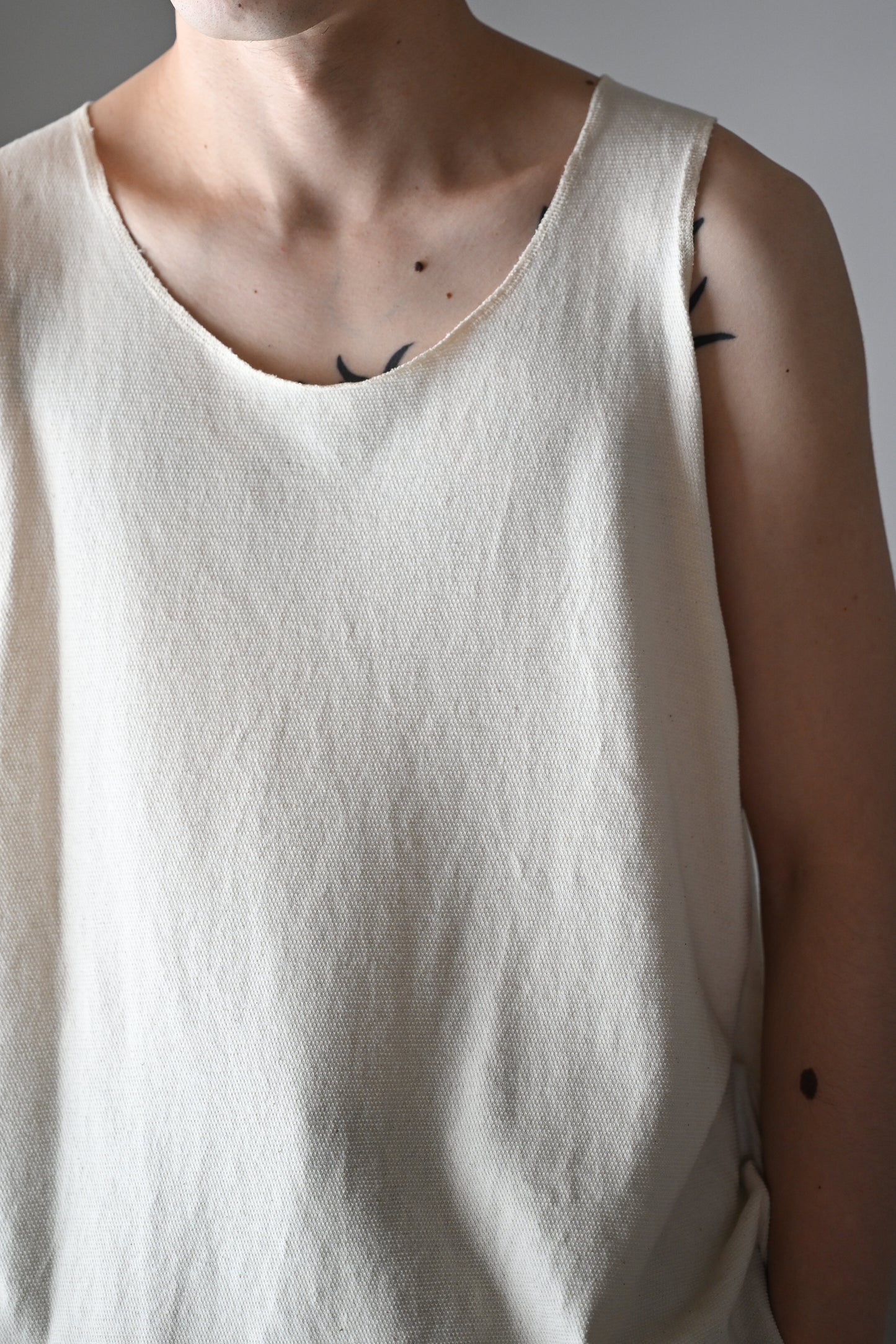 barbell object / liner top -ECRU