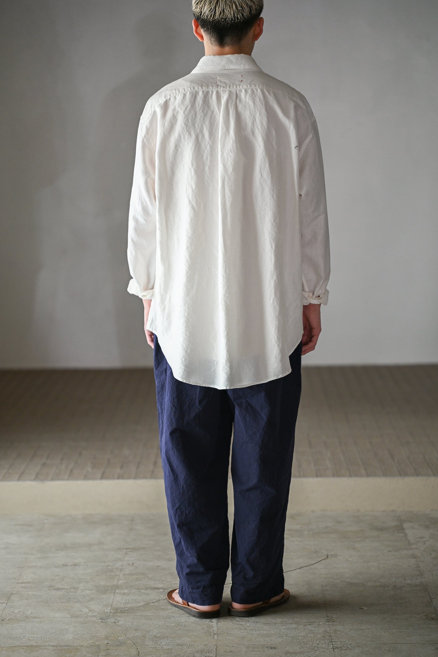 barbell object / +sh -WHITE
