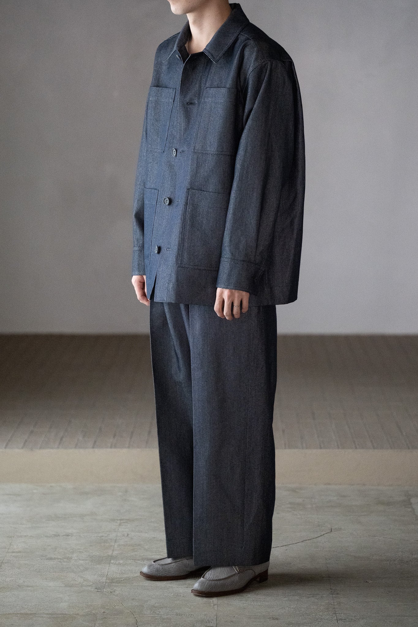 POSTELEGANT / Washi Paper Wool Twill Wide Trousers -NAVY – and father