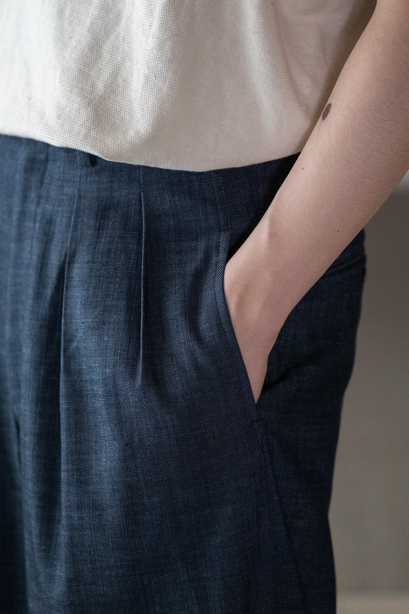 m's braque / CROPPED TUCKED BAGGY PANTS -NAVY – and father