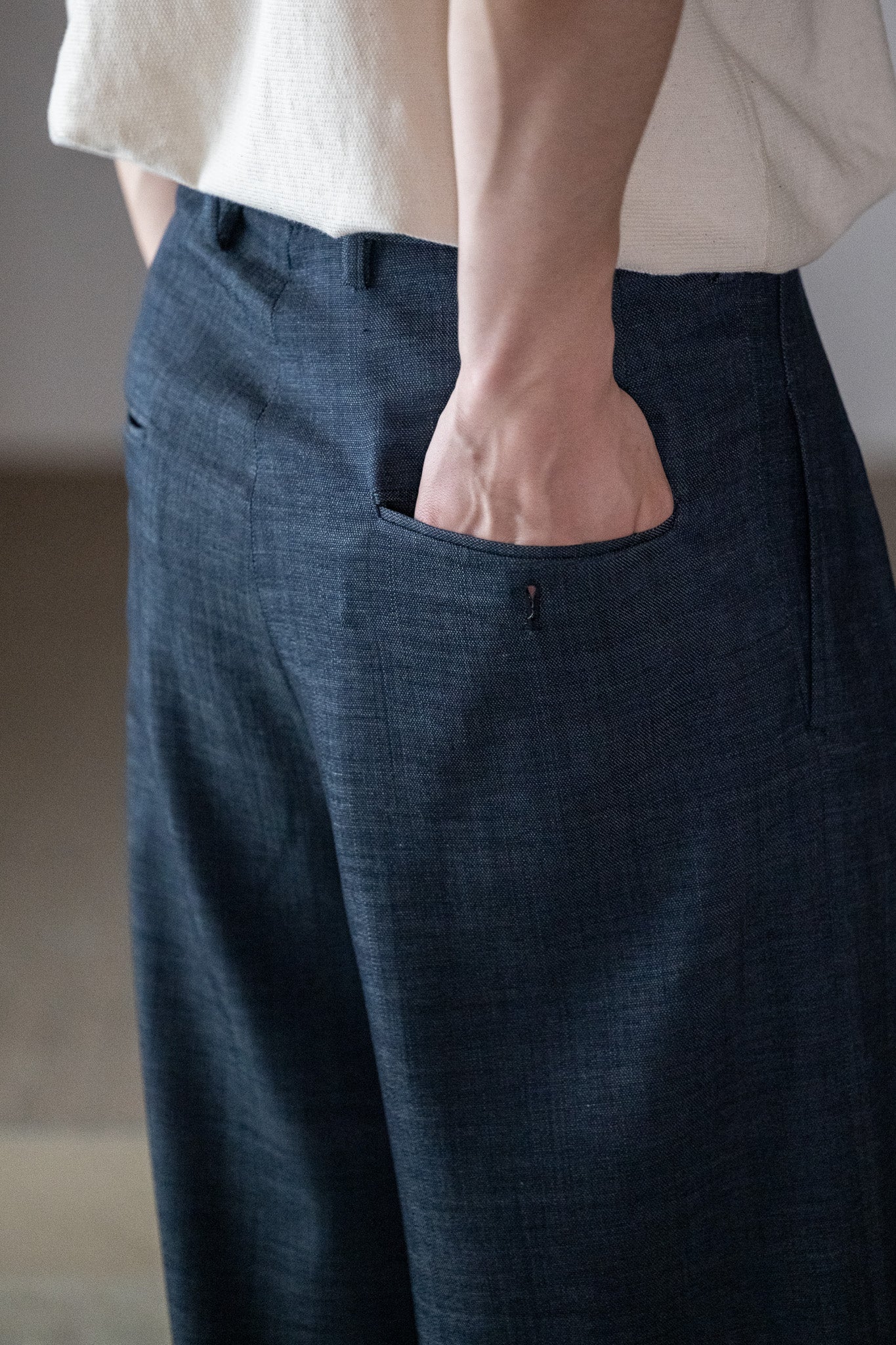 m's braque / CROPPED TUCKED BAGGY PANTS -NAVY – and father