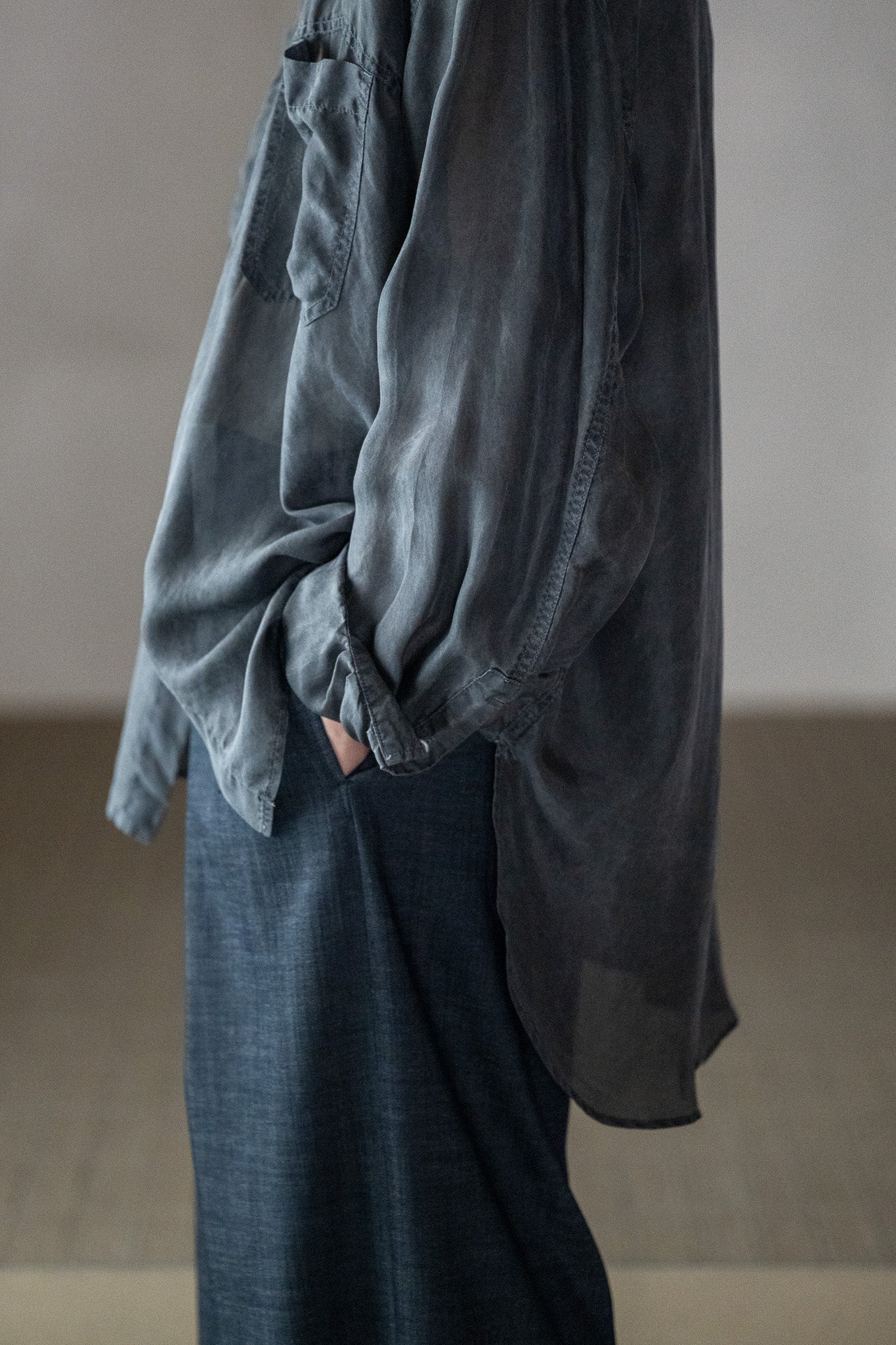 m's braque / CROPPED TUCKED BAGGY PANTS -NAVY – and father