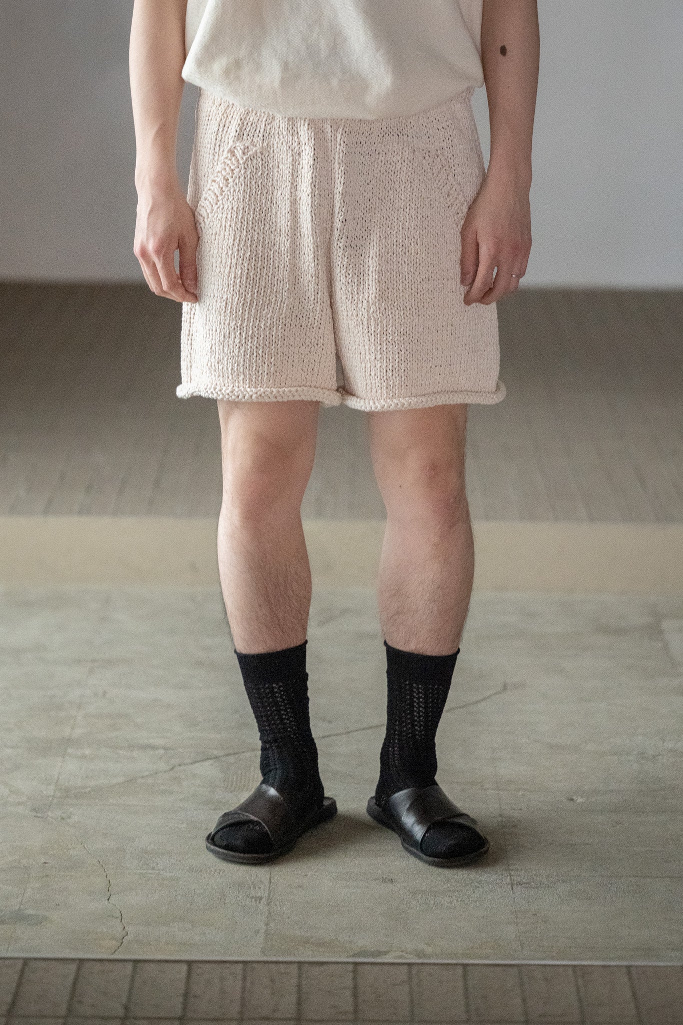 POSTELEGANT / Washi Paper Cotton Hand Knit Shorts -ECRU