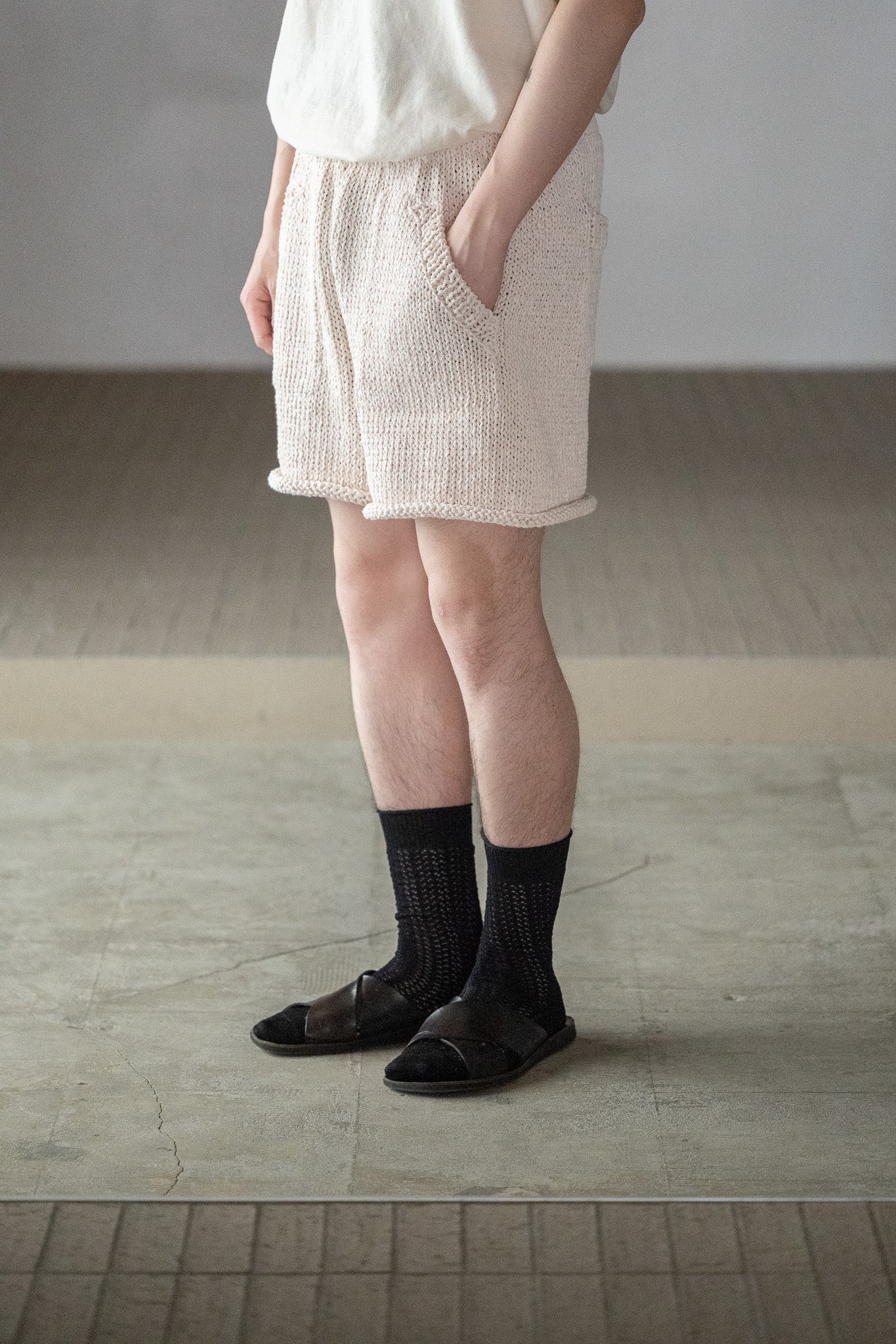 POSTELEGANT / Washi Paper Cotton Hand Knit Shorts -ECRU