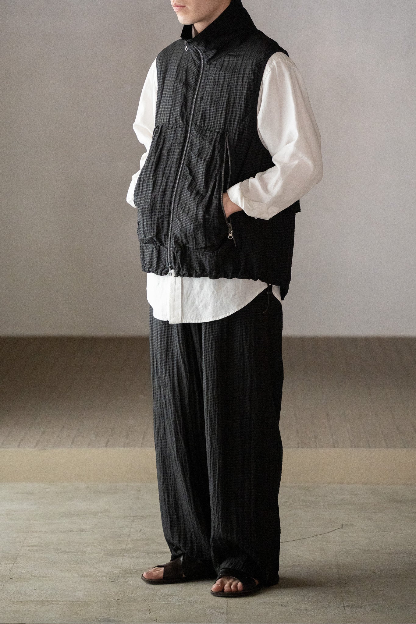 barbell object 別注 and father ダウンベスト barbell object / uneven vest -BLACK – and father