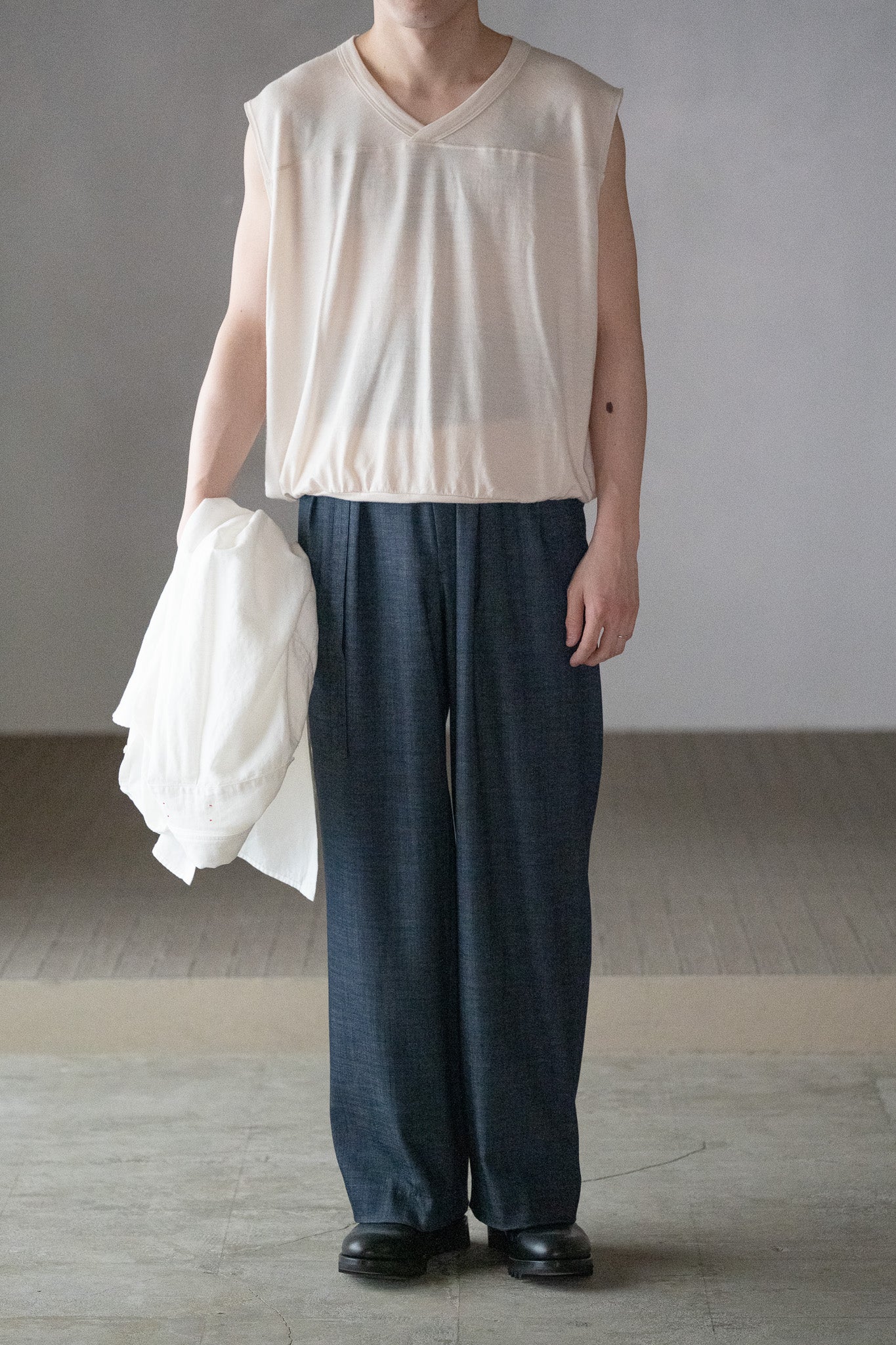 m's braque / exclusive / BELTED TUCKED BAGGY PANTS -NAVY – and father