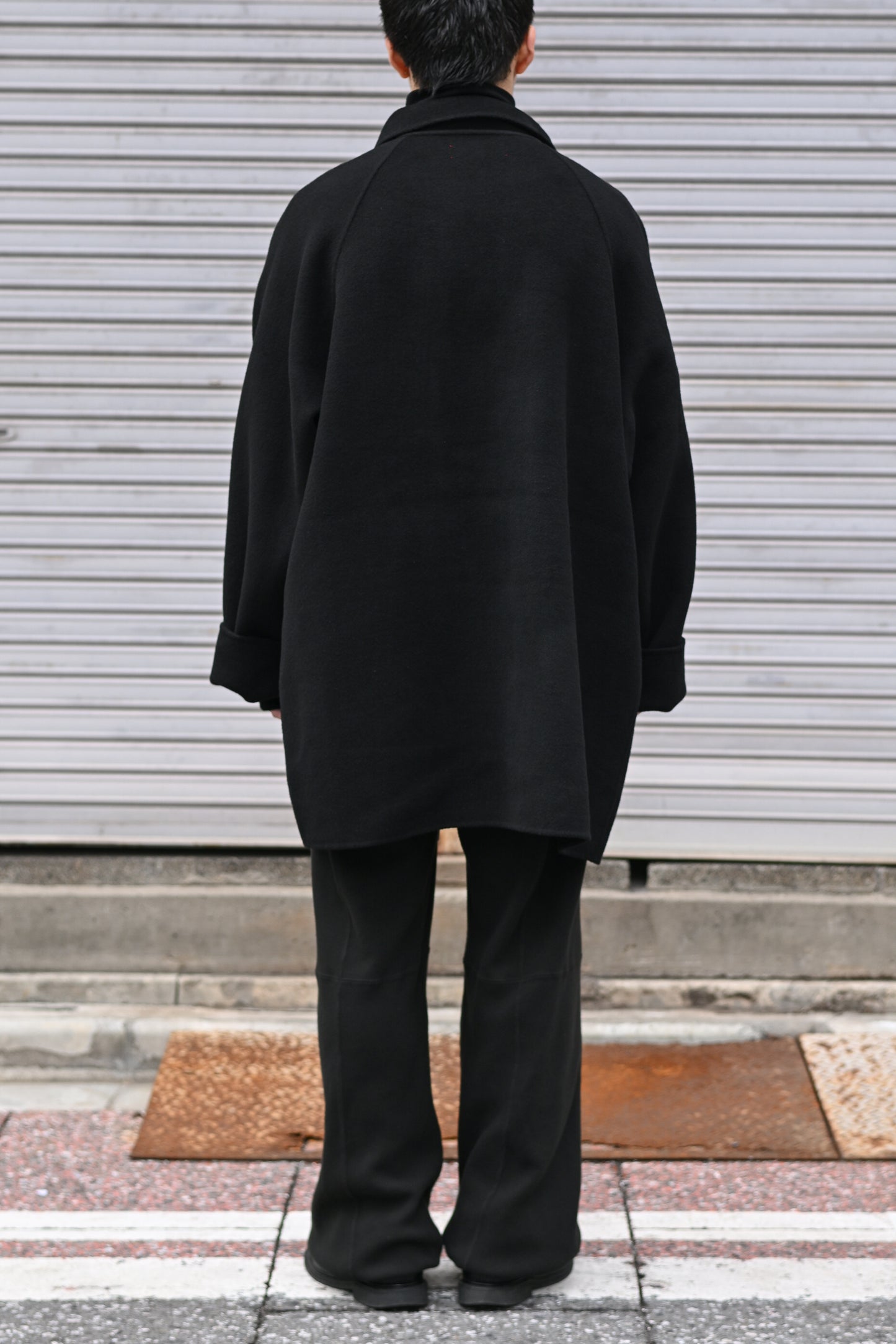 barbell object / r/w off coat -BLACK