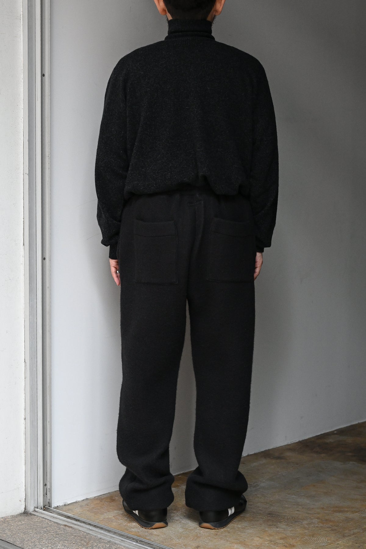 WHOWHAT / WOOL×COTTON SWEAT PANTS -BLACK